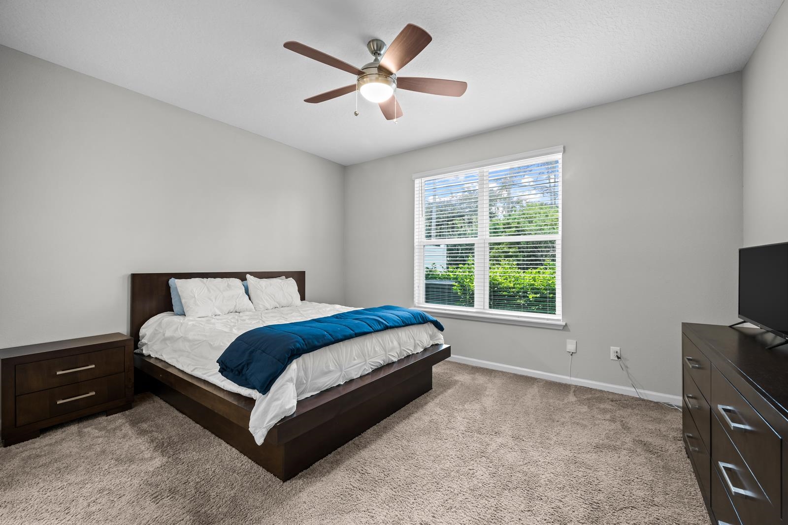 Image 21 of 77 For 189 Leeward Island Drive