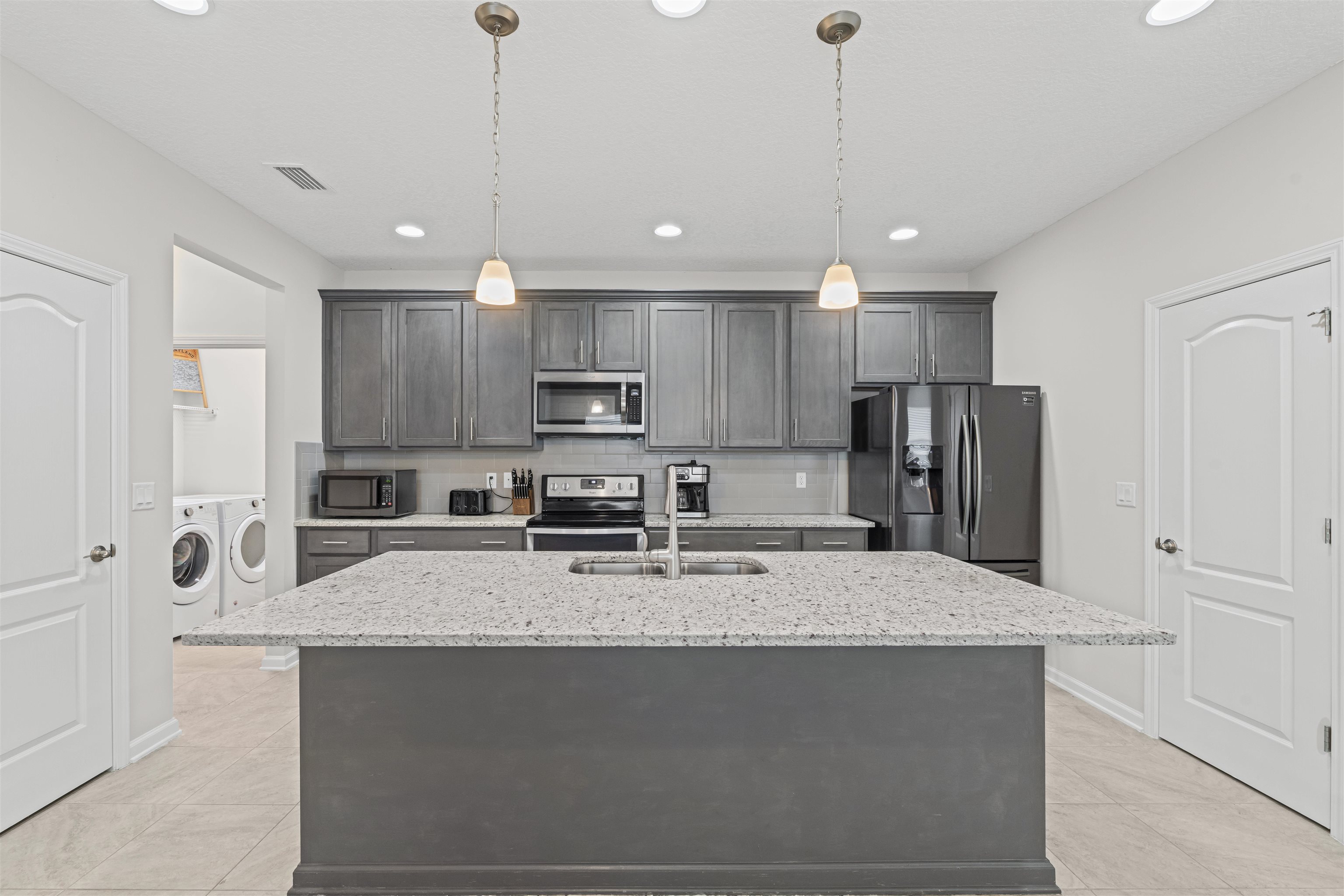 Image 13 of 66 For 850 Watson Rd E