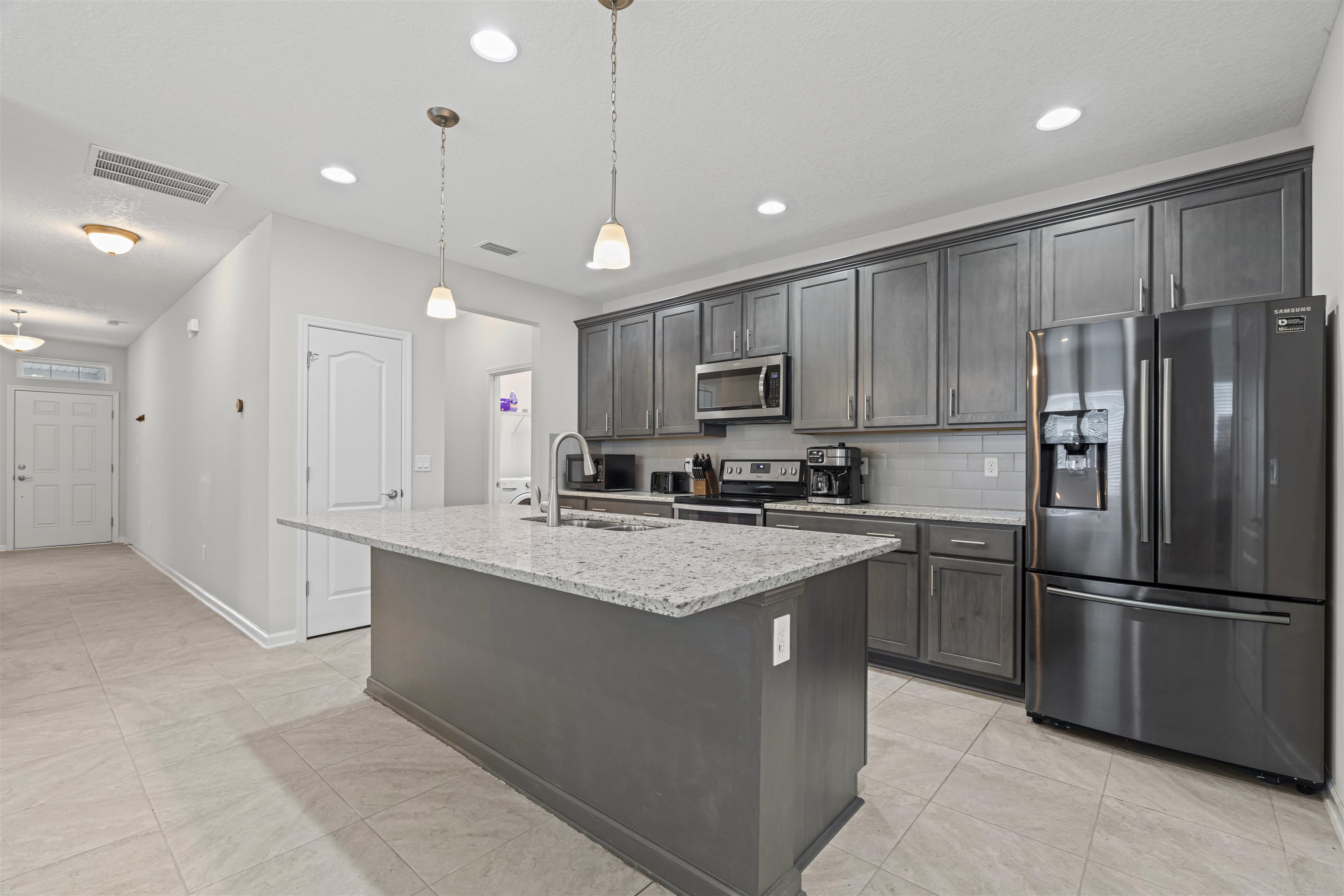 Image 14 of 66 For 850 Watson Rd E