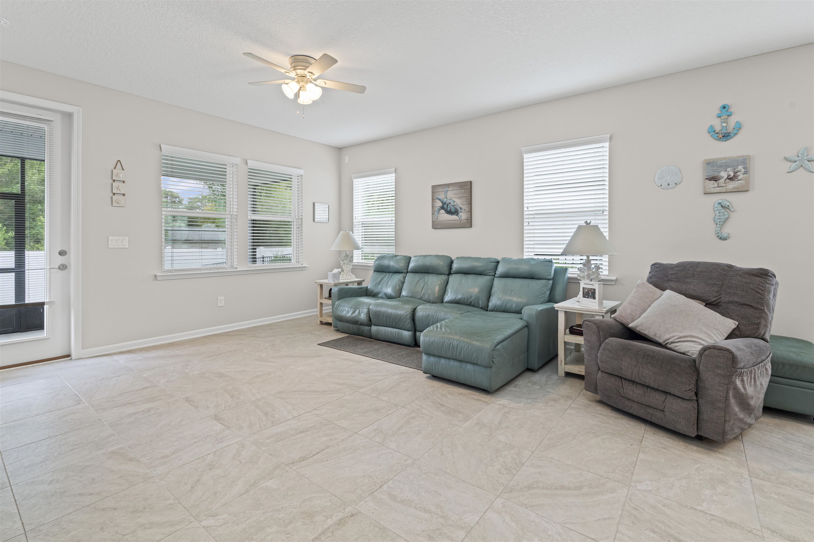 Image 21 of 66 For 850 Watson Rd E