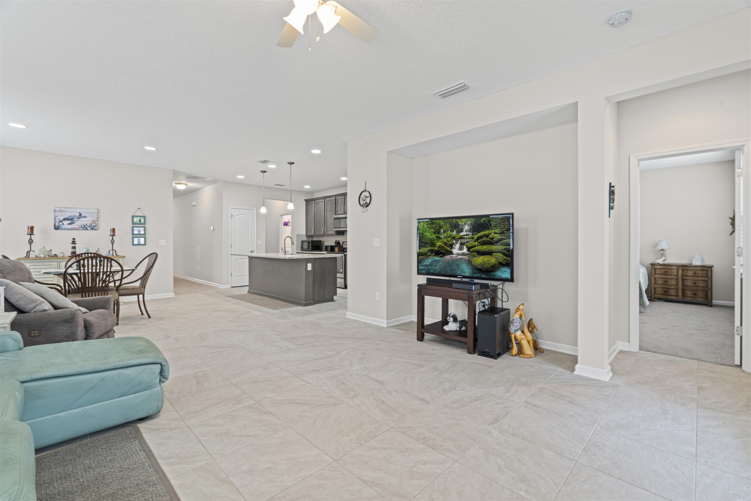 Image 24 of 66 For 850 Watson Rd E