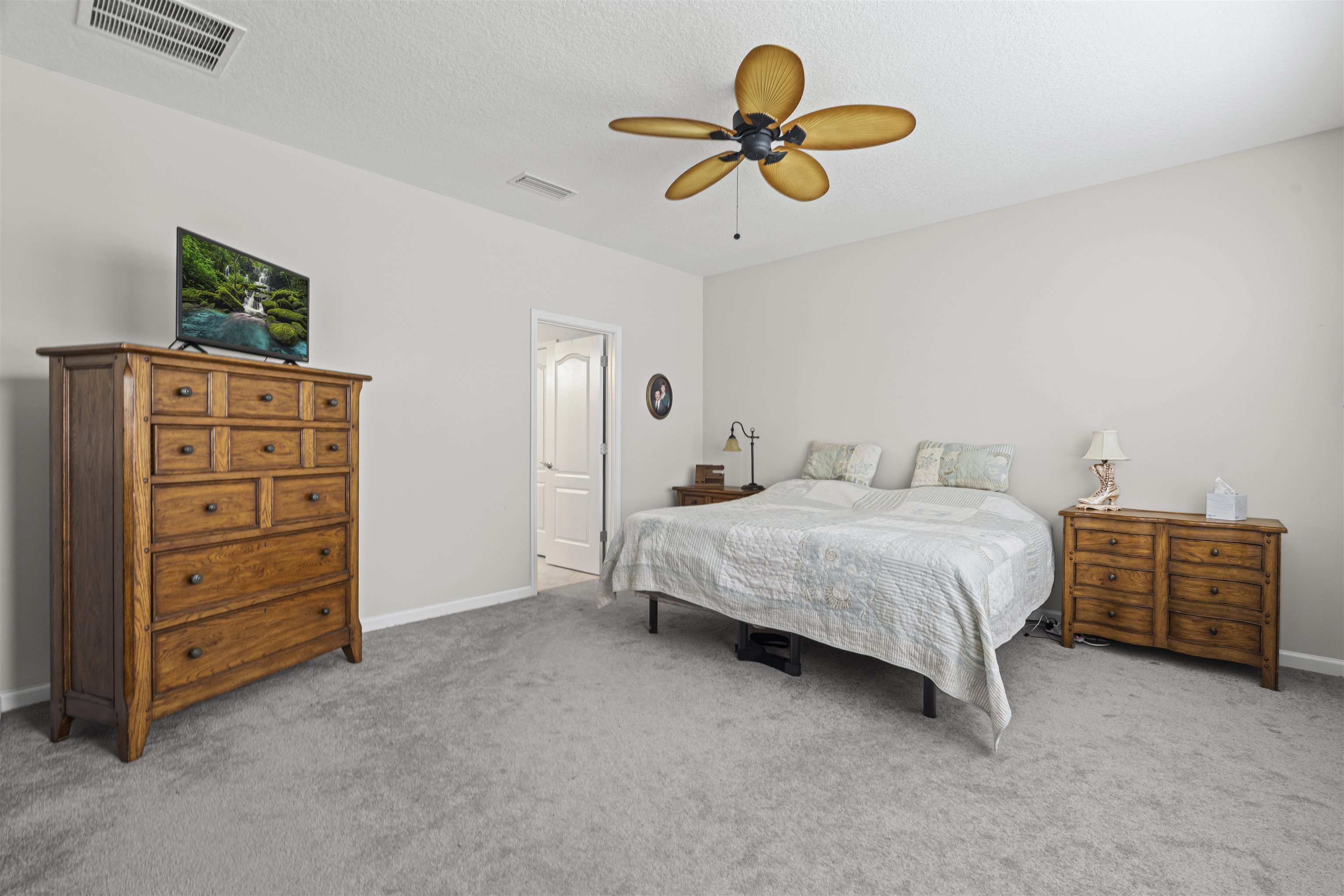 Image 25 of 66 For 850 Watson Rd E