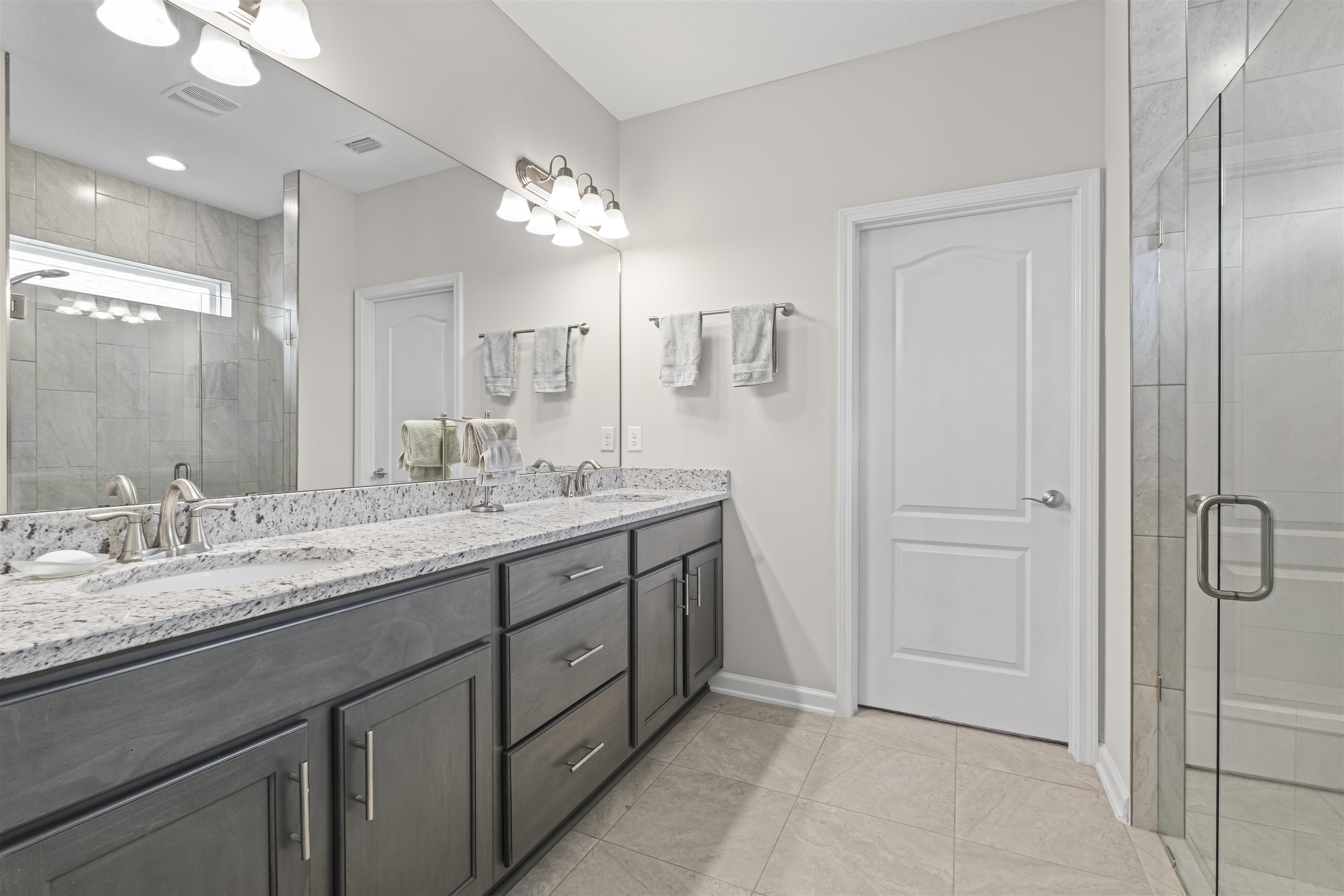 Image 29 of 66 For 850 Watson Rd E