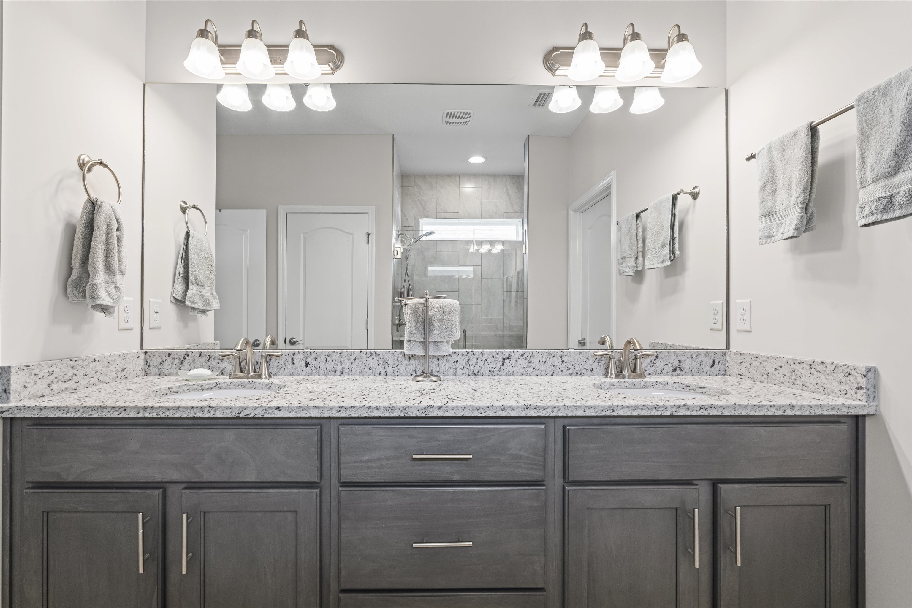 Image 30 of 66 For 850 Watson Rd E