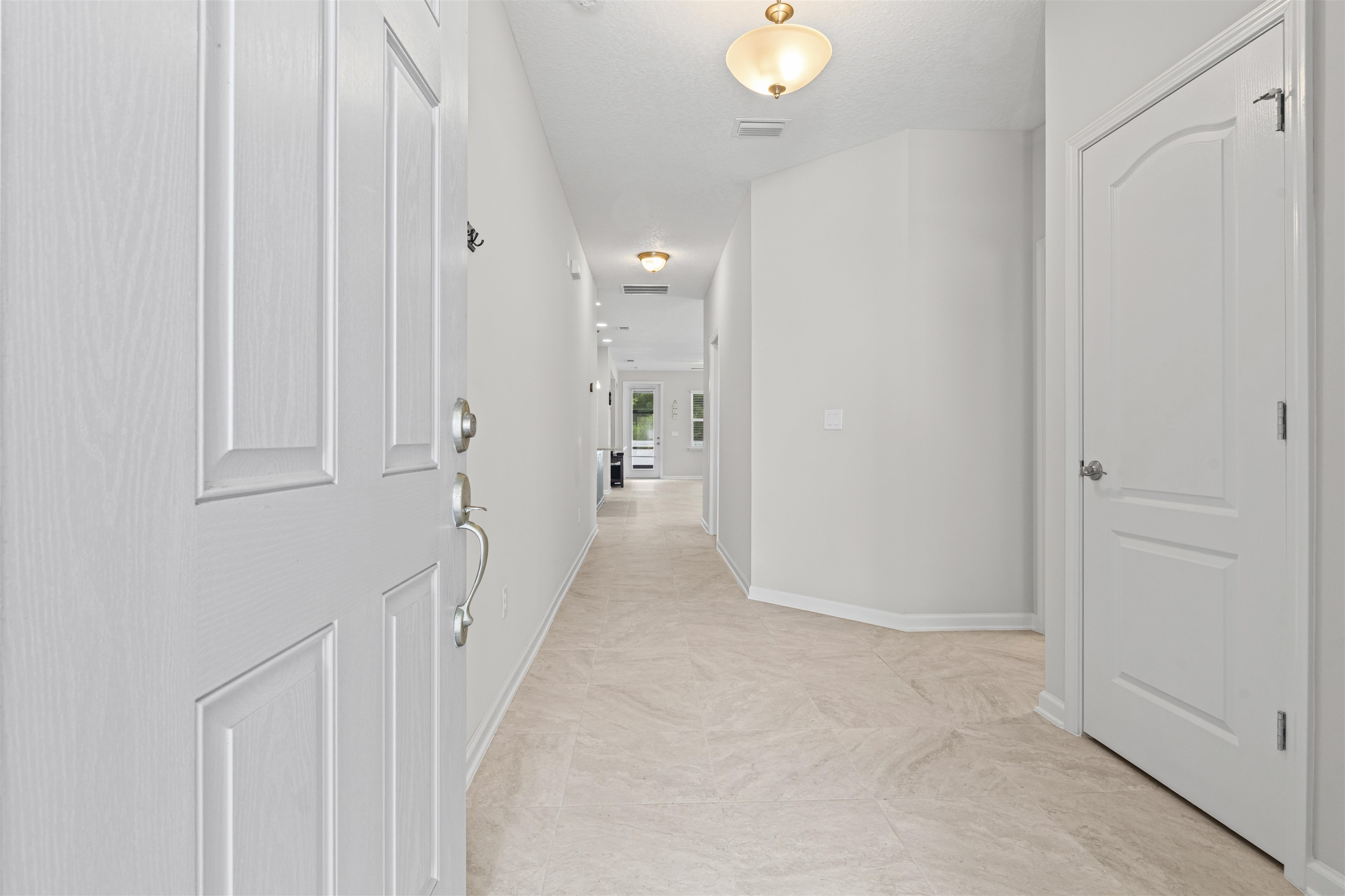 Image 5 of 66 For 850 Watson Rd E