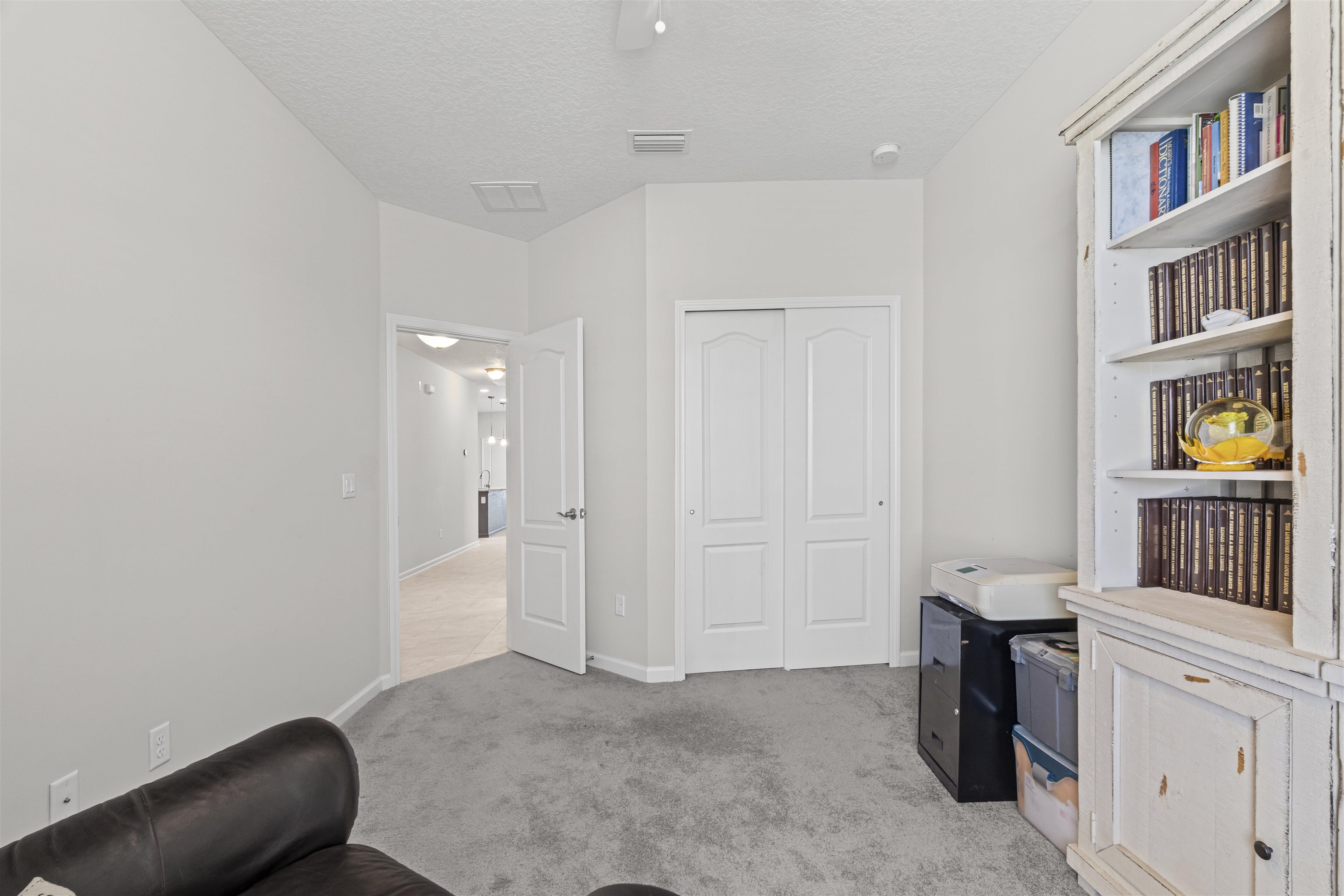 Image 7 of 66 For 850 Watson Rd E