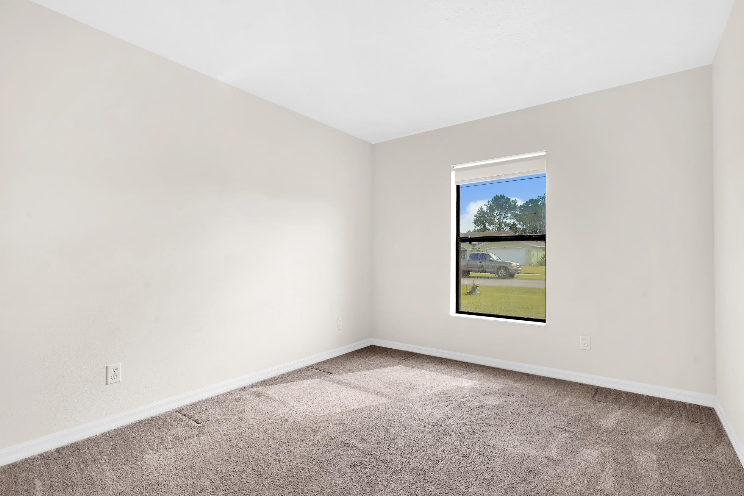 Image 23 of 37 For 11 Lytton Ln