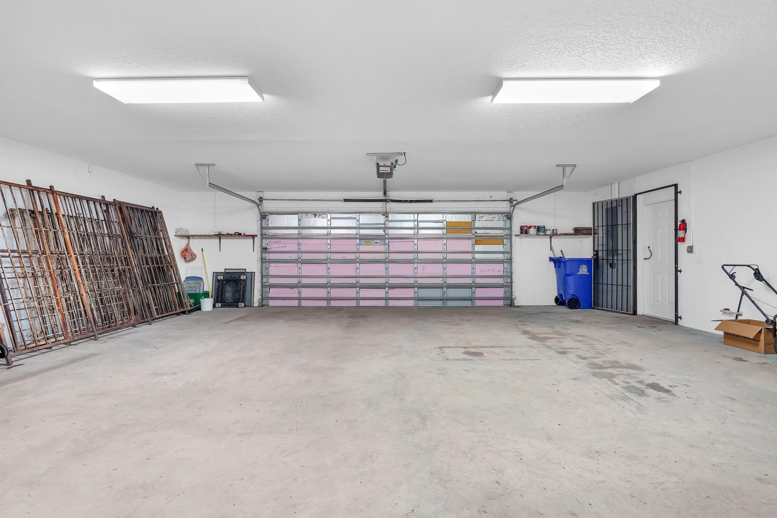 Image 25 of 37 For 11 Lytton Ln