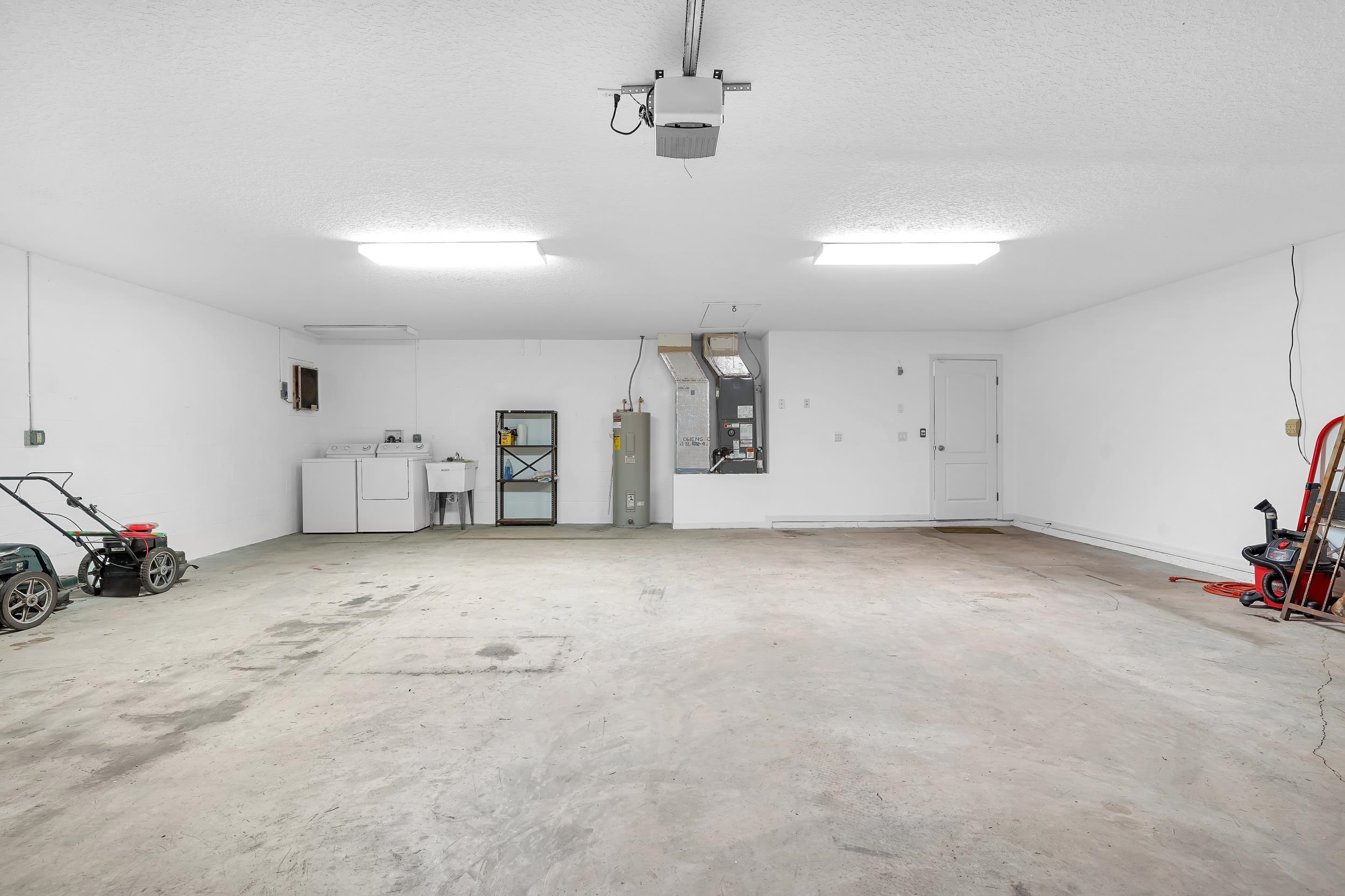 Image 26 of 37 For 11 Lytton Ln