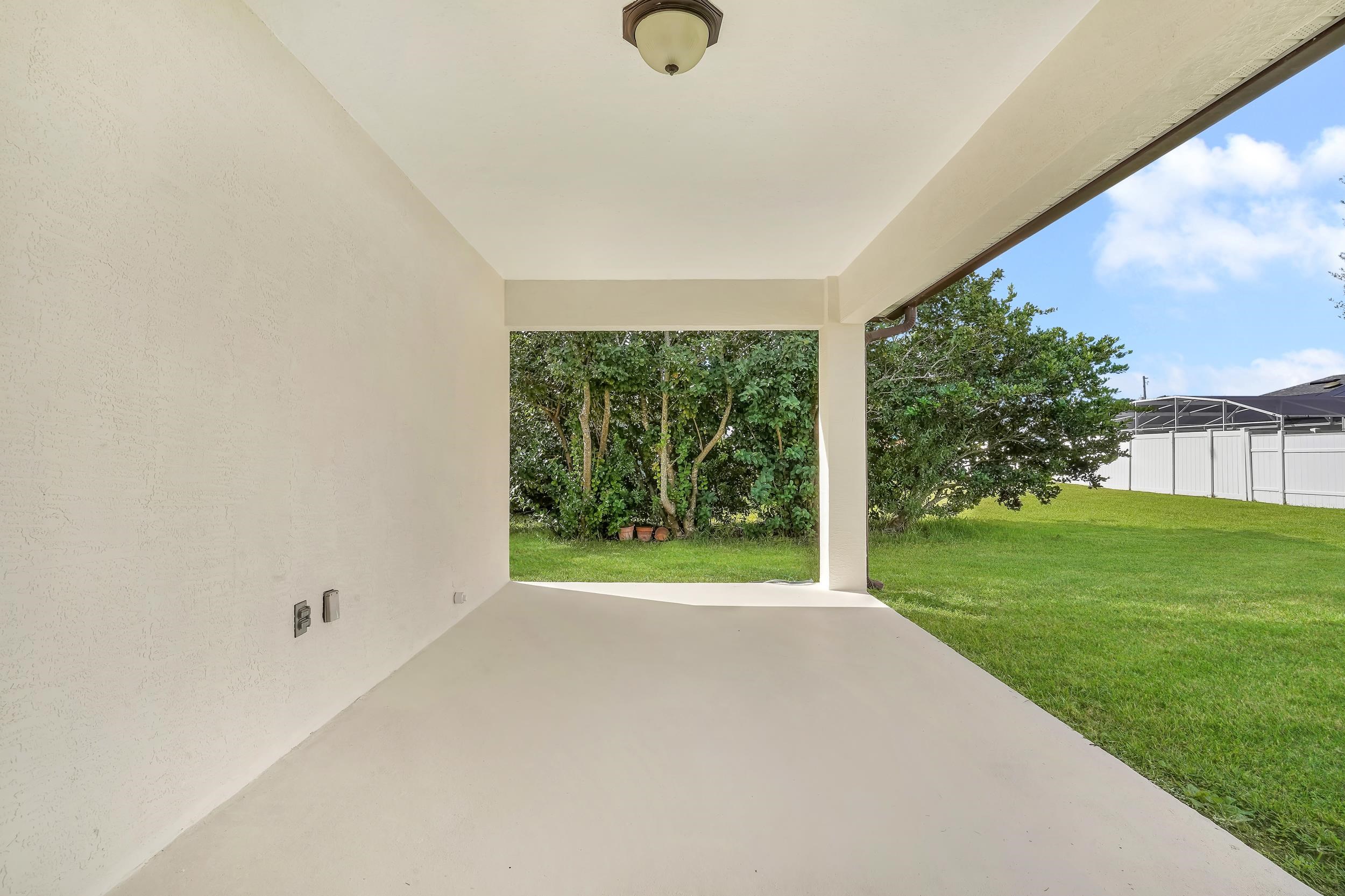 Image 27 of 37 For 11 Lytton Ln