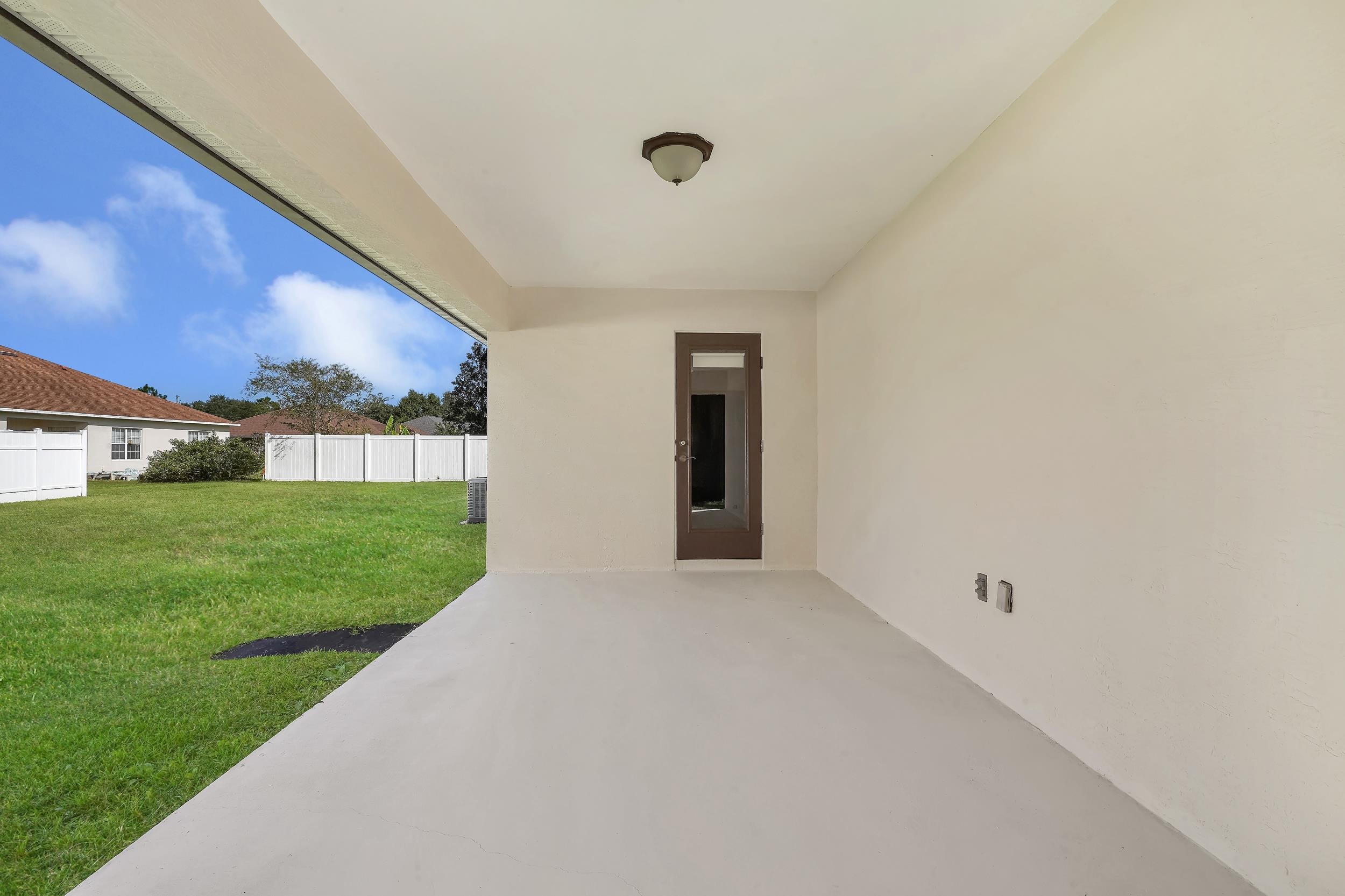 Image 28 of 37 For 11 Lytton Ln