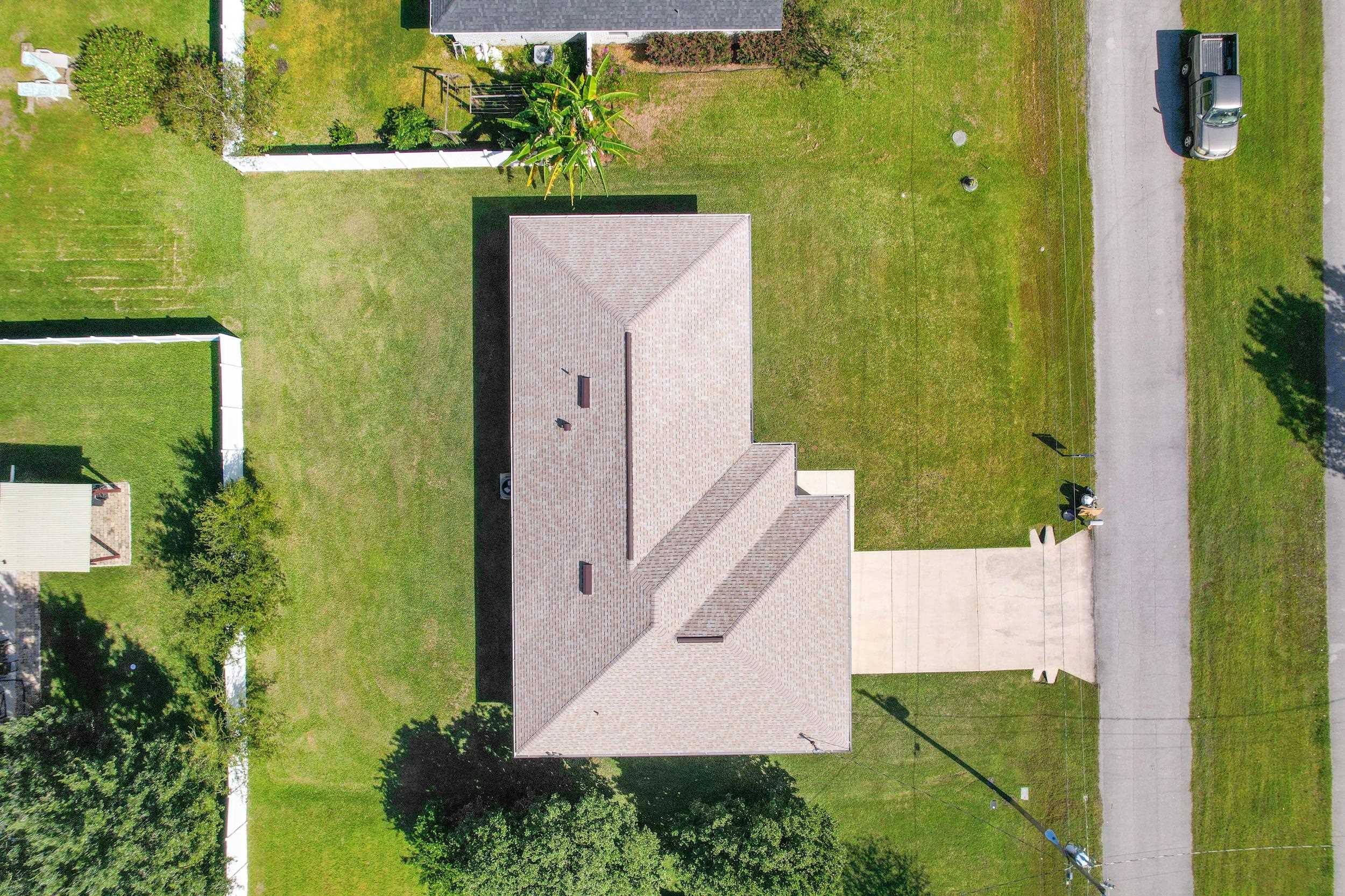 Image 34 of 37 For 11 Lytton Ln