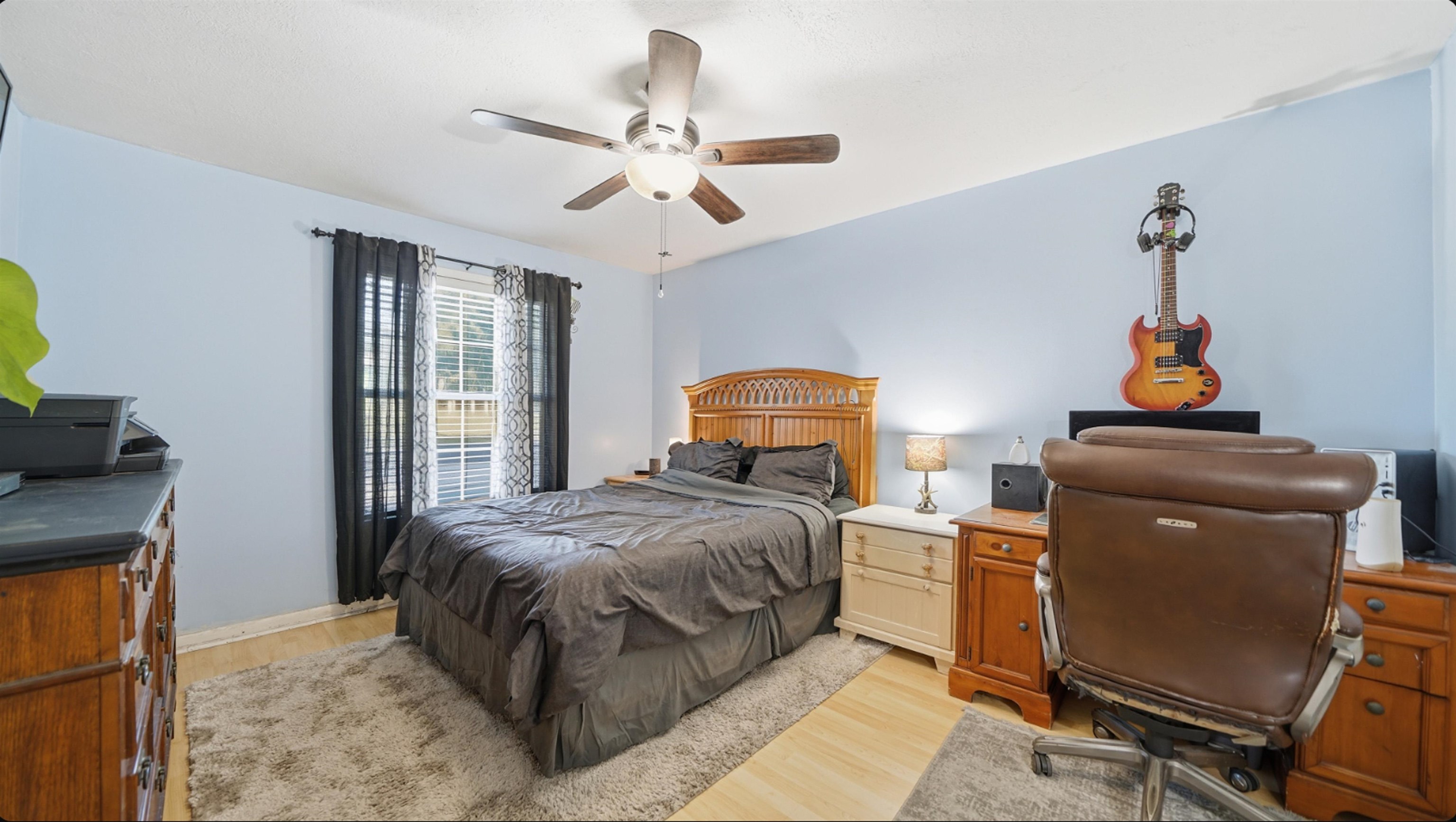 Image 14 of 34 For 436 Acme St  