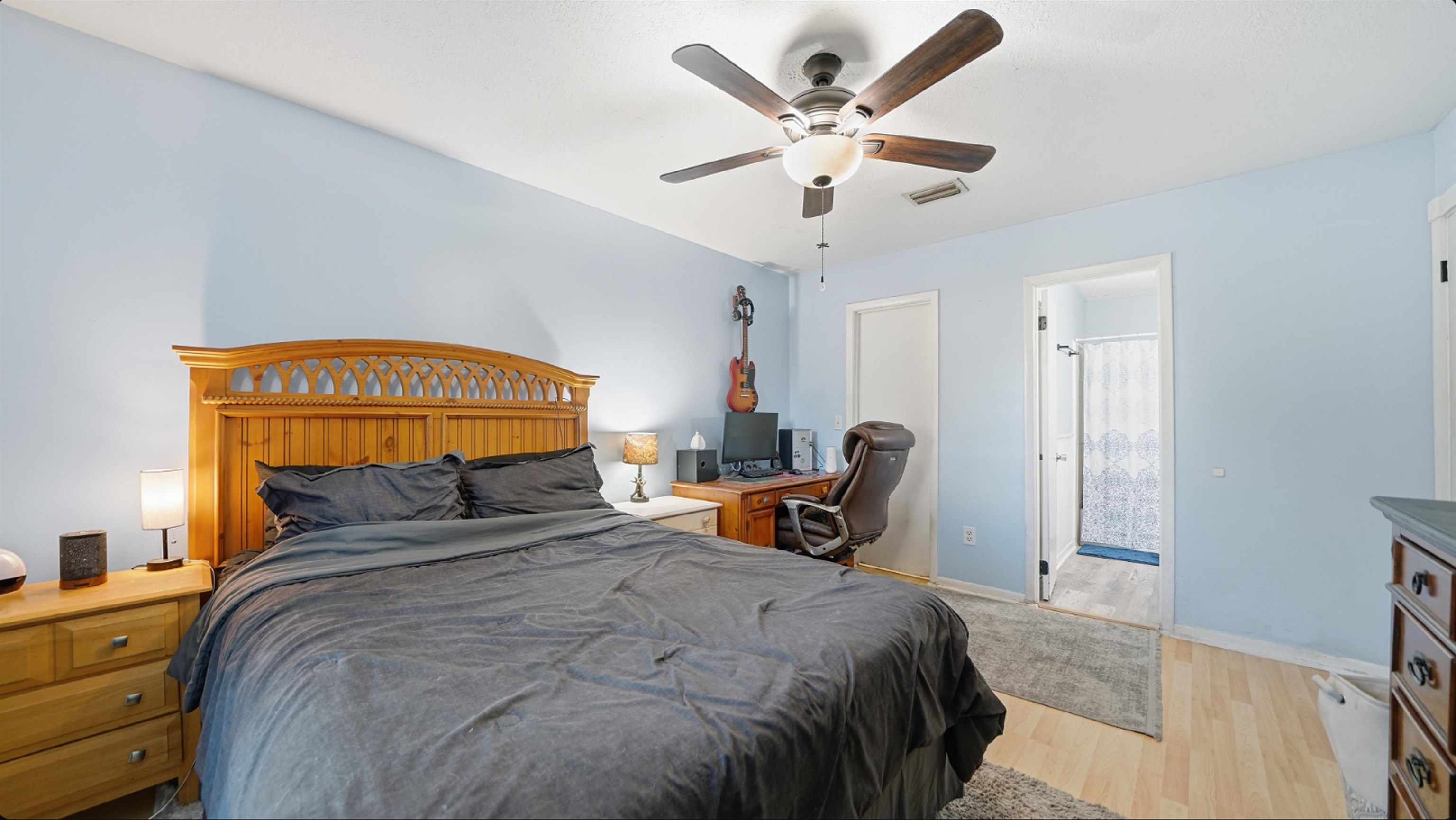 Image 15 of 34 For 436 Acme St  