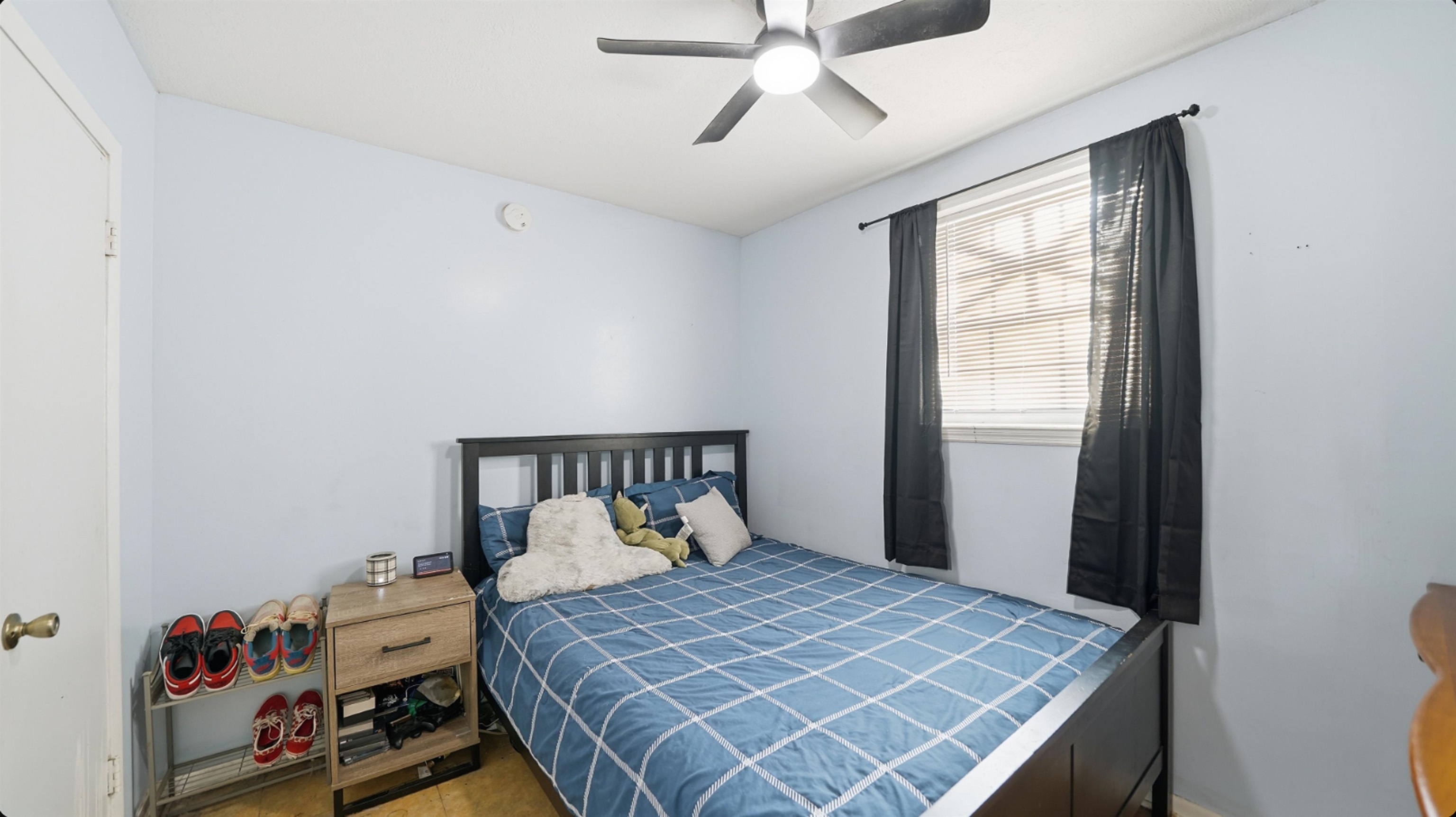 Image 21 of 34 For 436 Acme St  