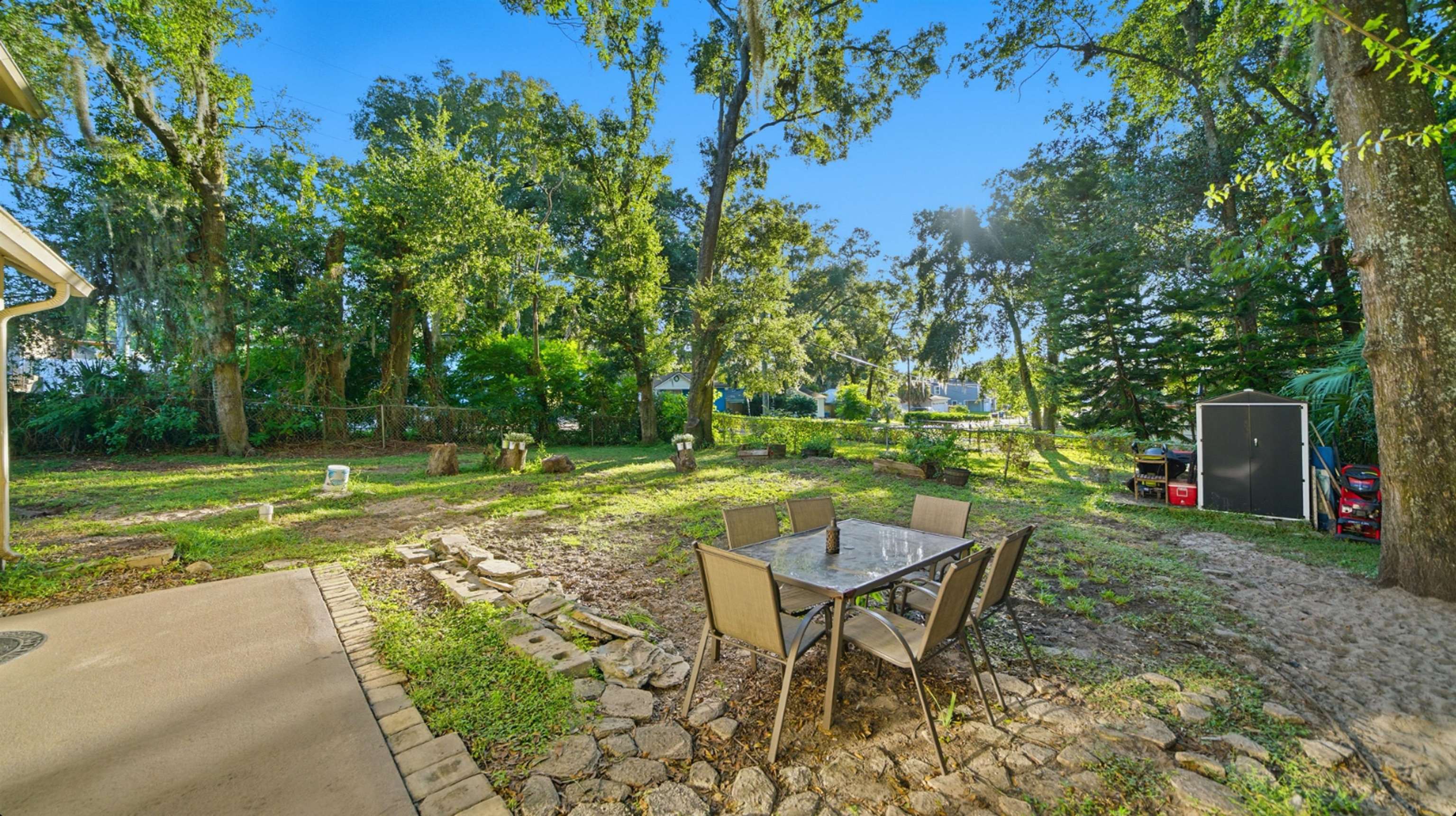 Image 24 of 34 For 436 Acme St  