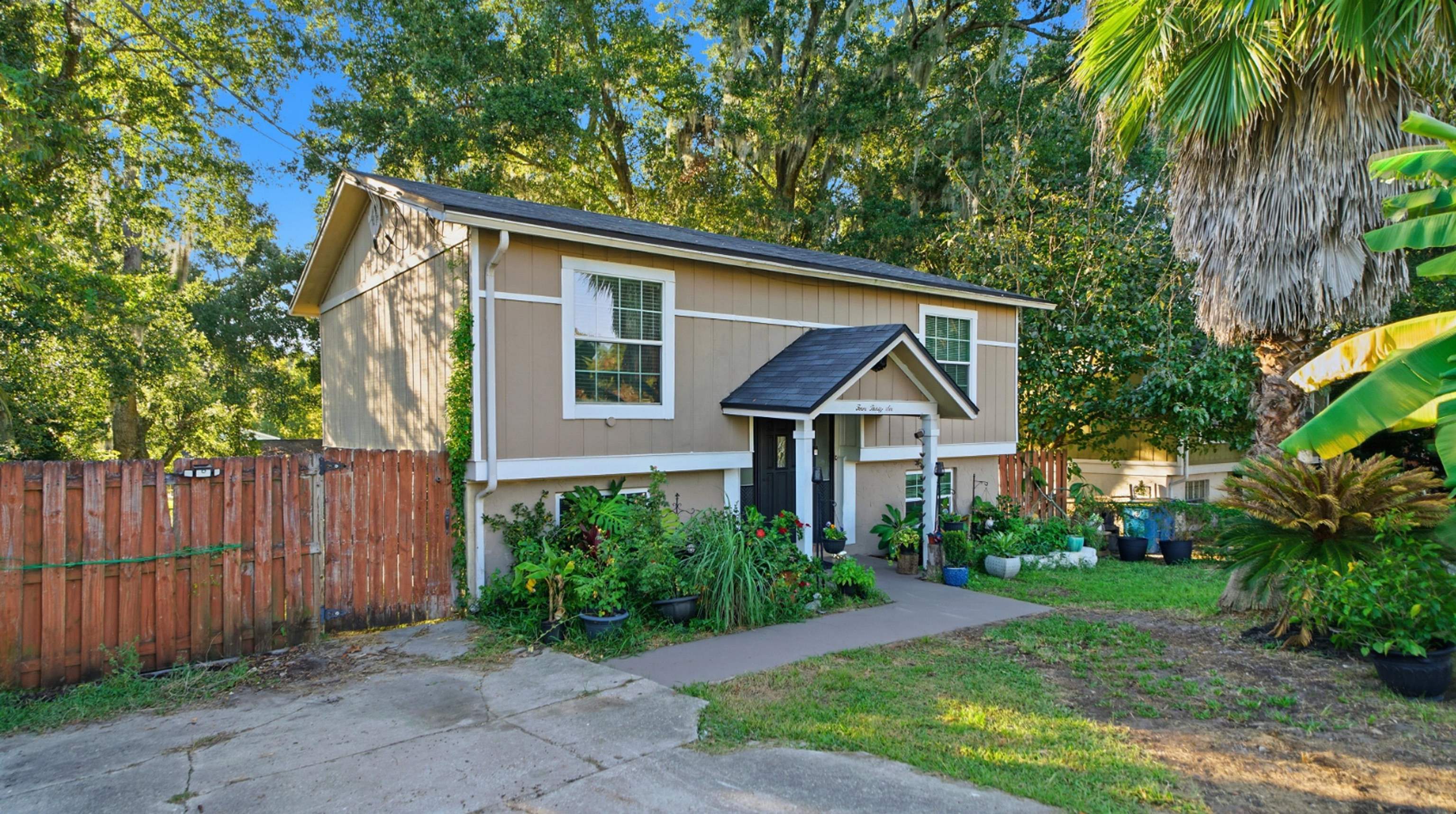 Image 28 of 34 For 436 Acme St  