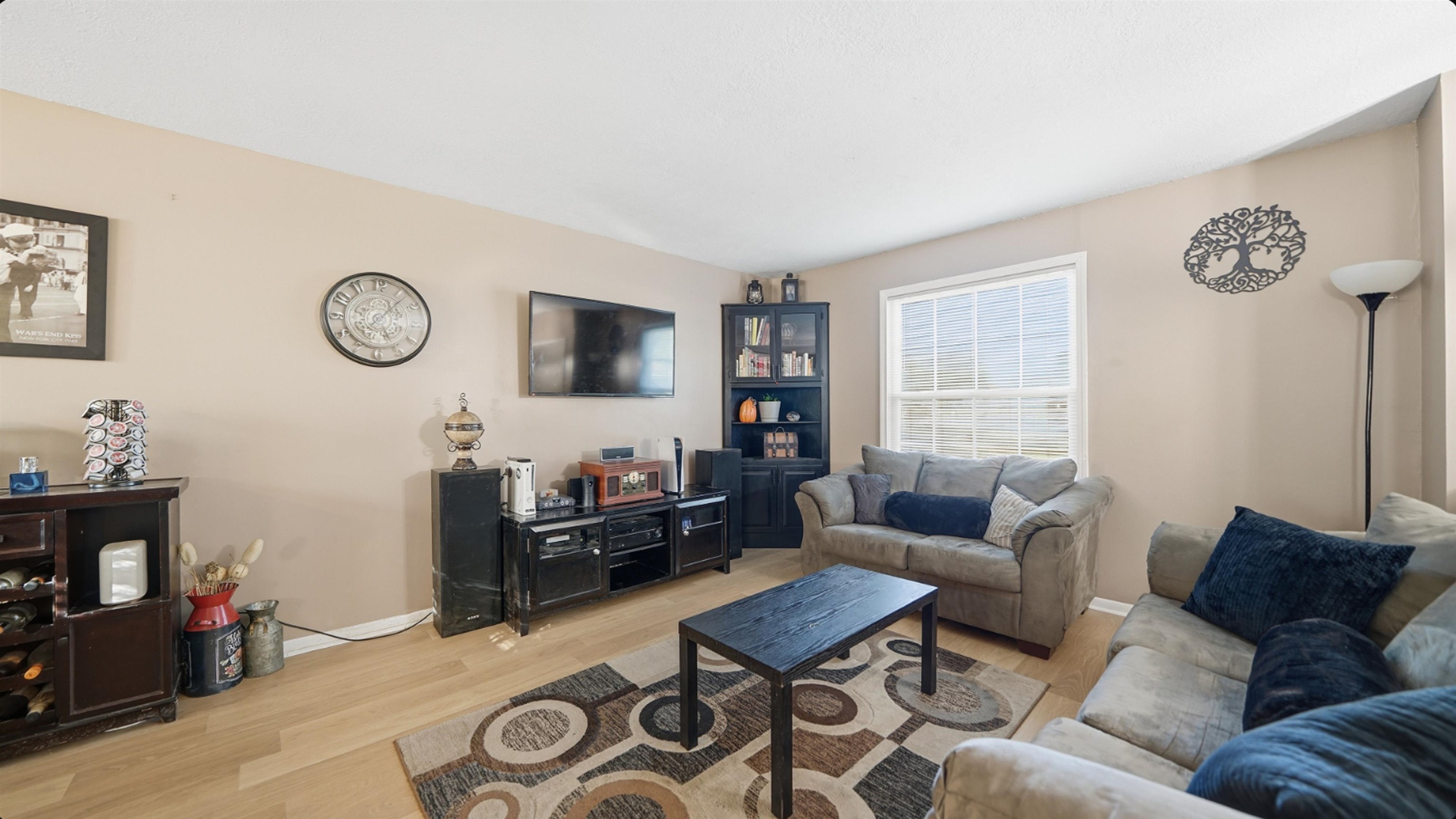 Image 6 of 34 For 436 Acme St  