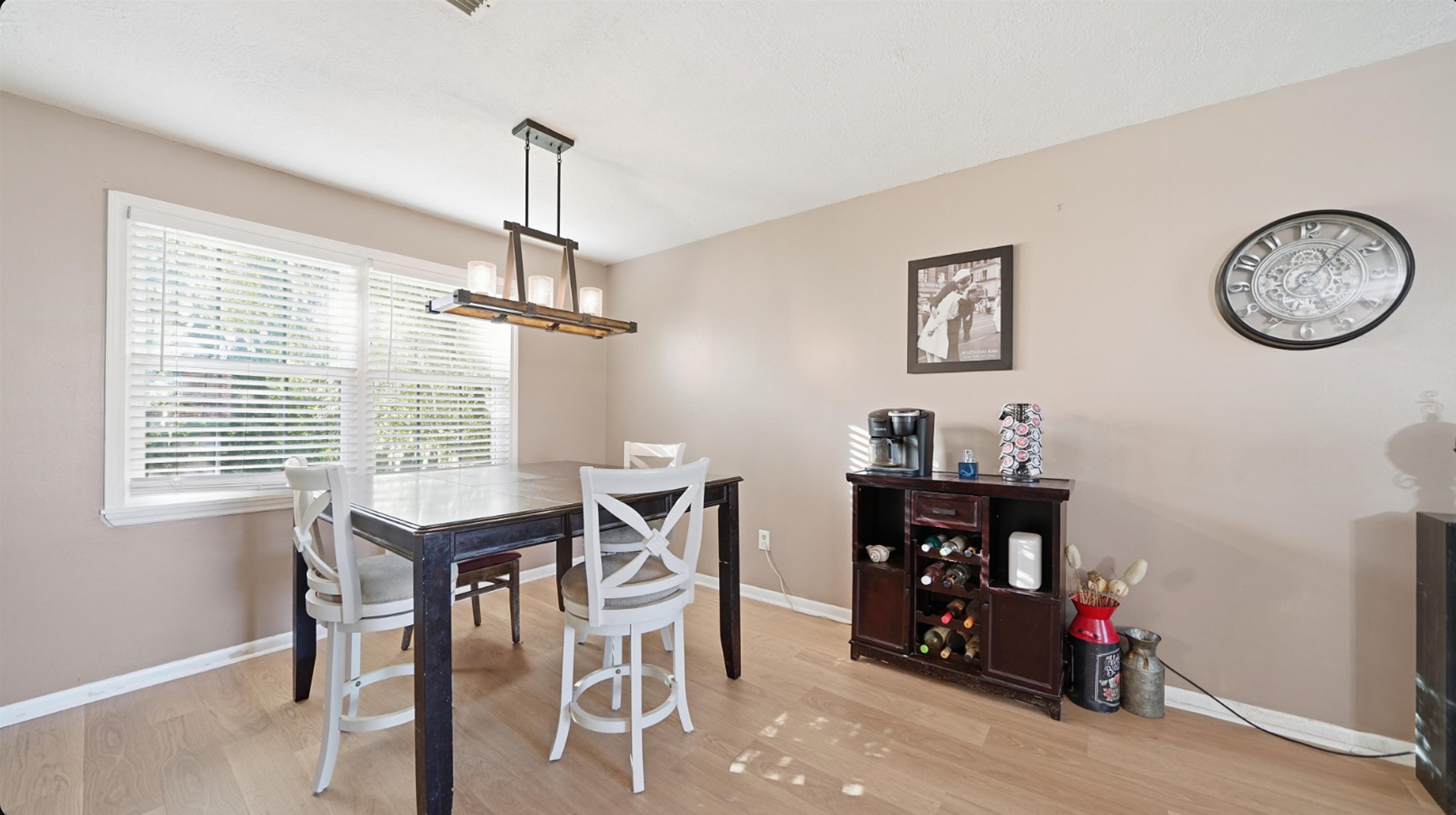 Image 7 of 34 For 436 Acme St  