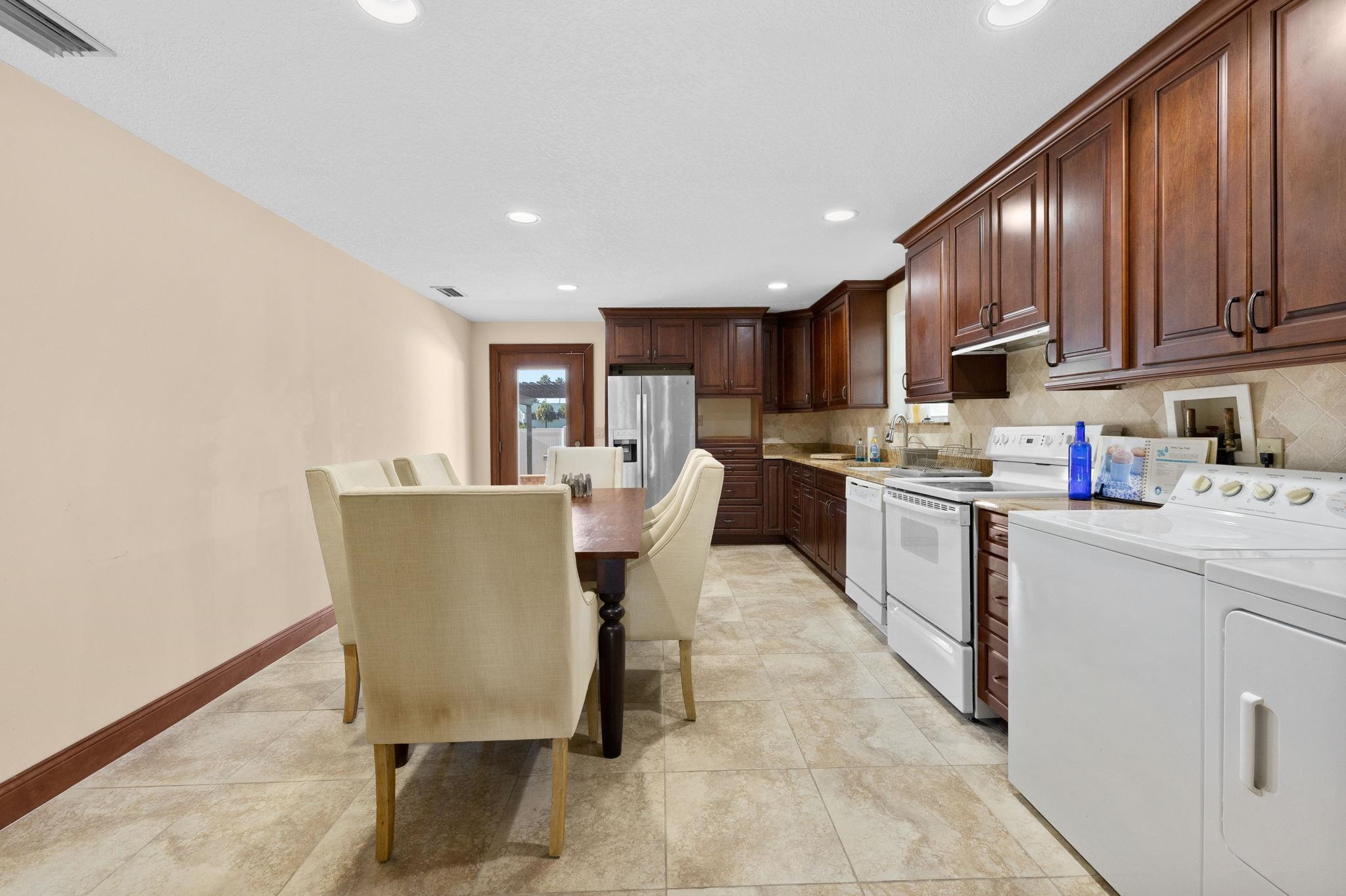 Image 10 of 60 For 424 Porpoise Point Dr