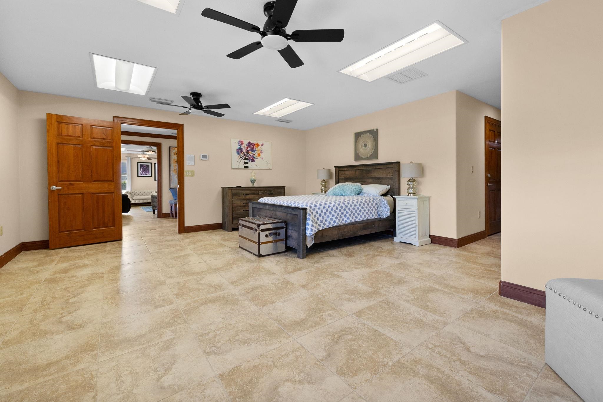 Image 6 of 60 For 424 Porpoise Point Dr