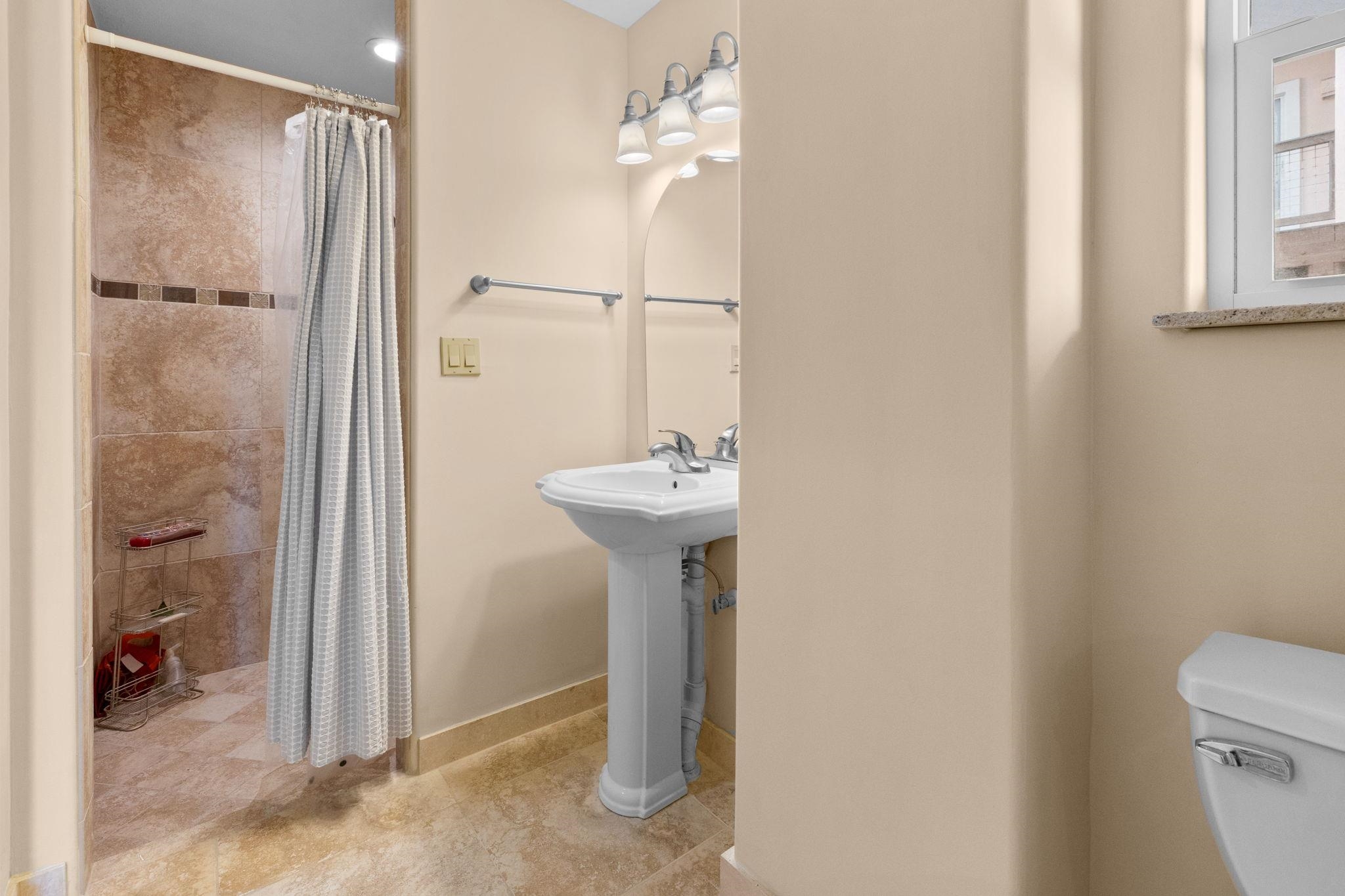 Image 8 of 60 For 424 Porpoise Point Dr