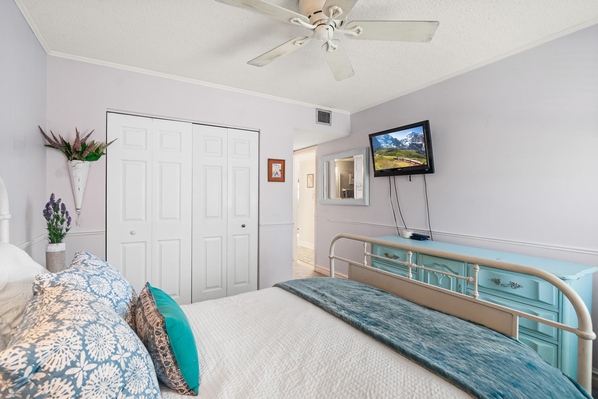 Image 23 of 43 For 31 Tarragona Ct