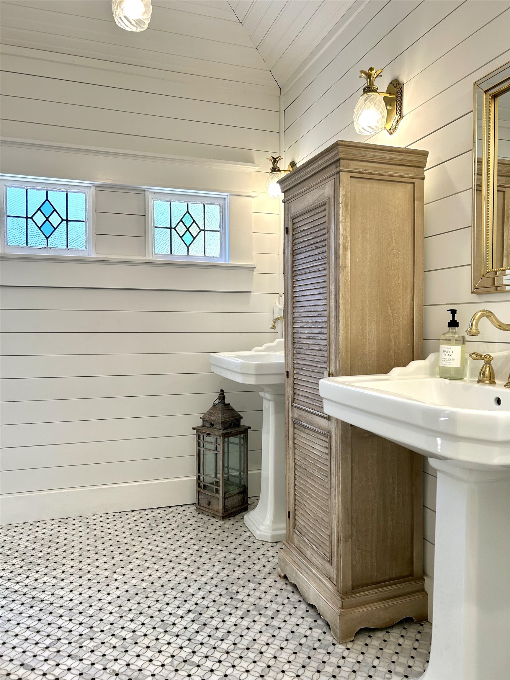 Image 10 of 15 For 70 Abbott St