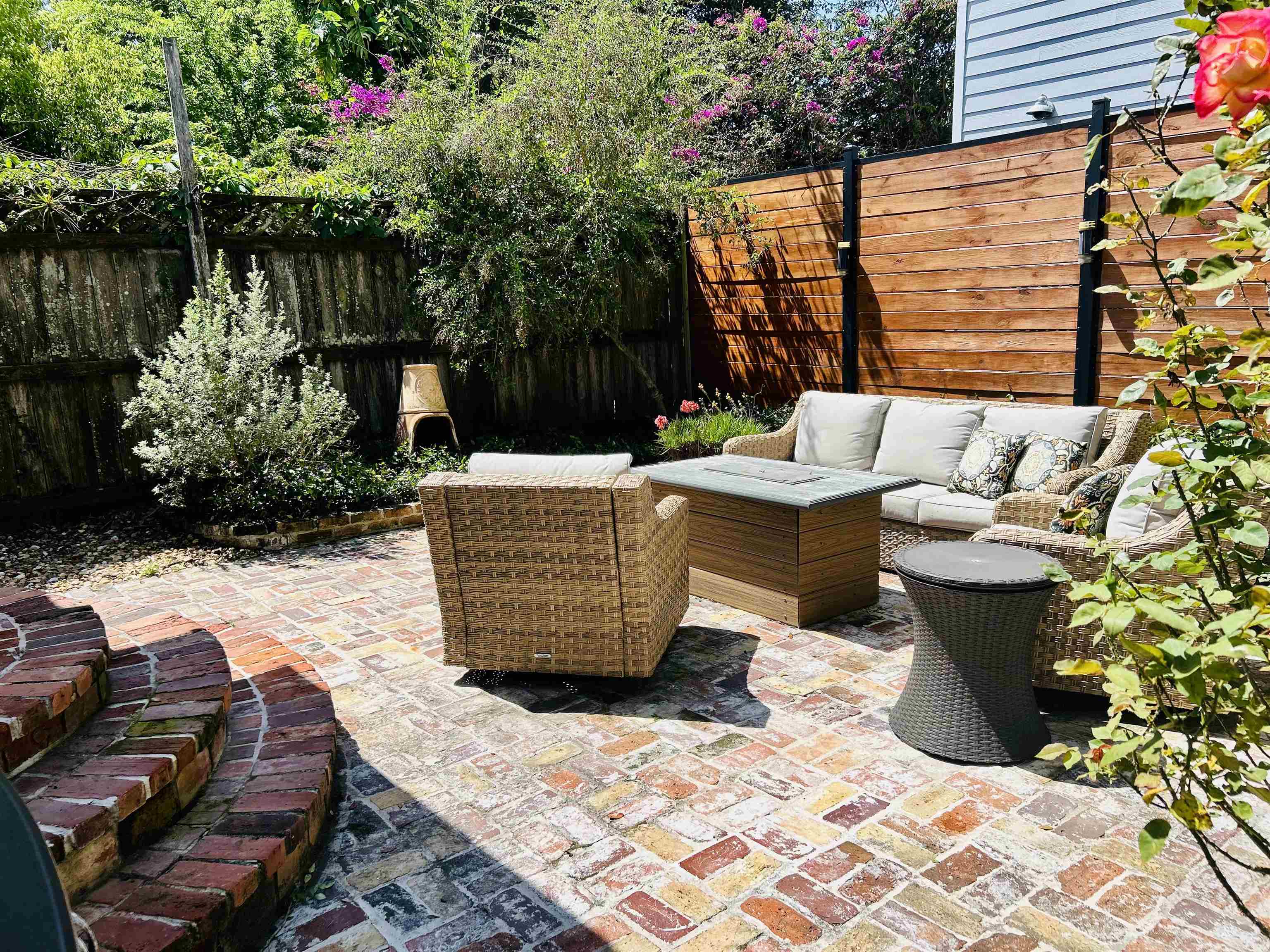 Image 4 of 15 For 70 Abbott St