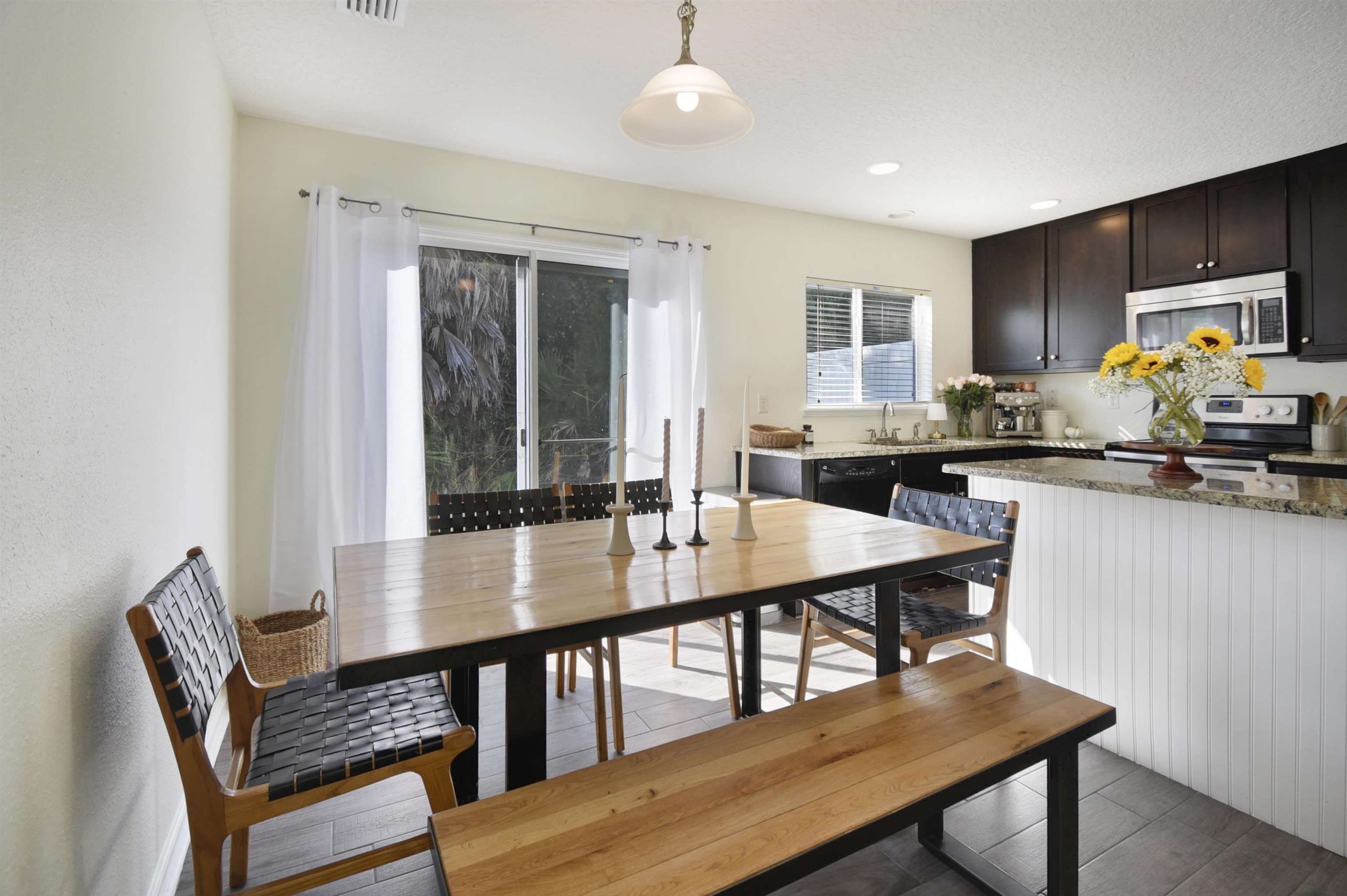 Image 16 of 36 For 323 Islander Circle