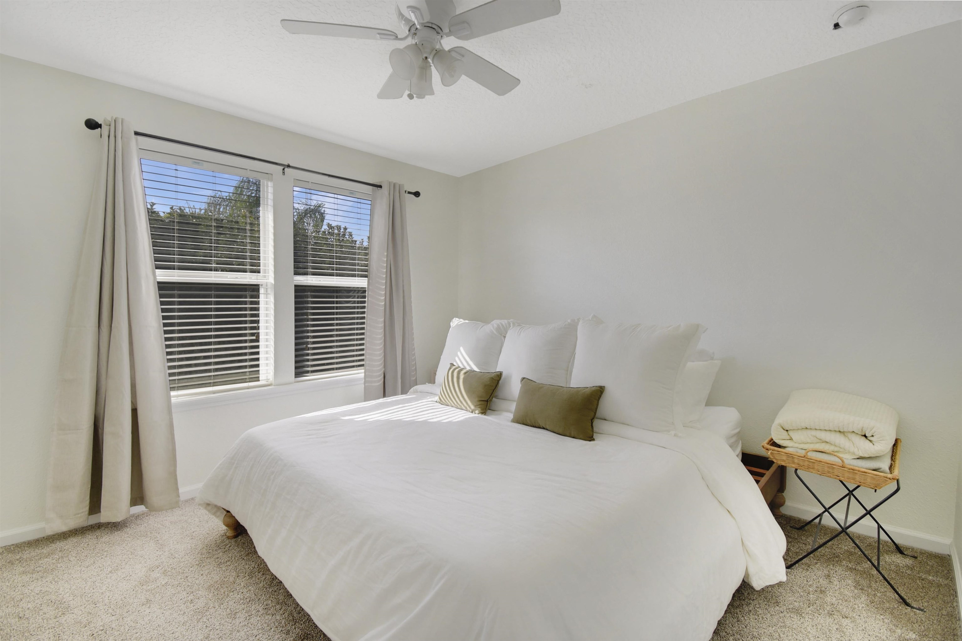 Image 20 of 36 For 323 Islander Circle