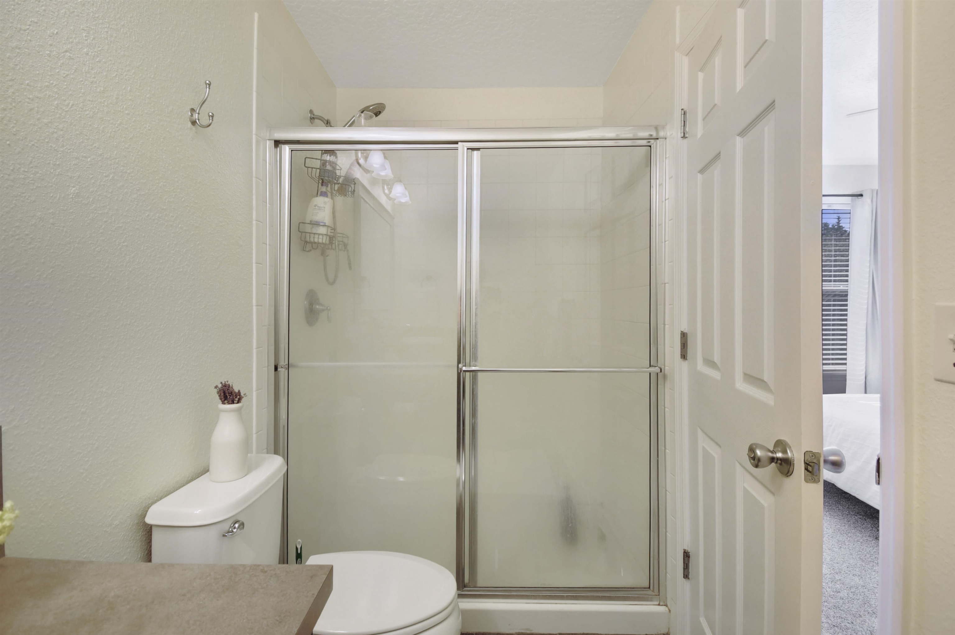 Image 24 of 36 For 323 Islander Circle