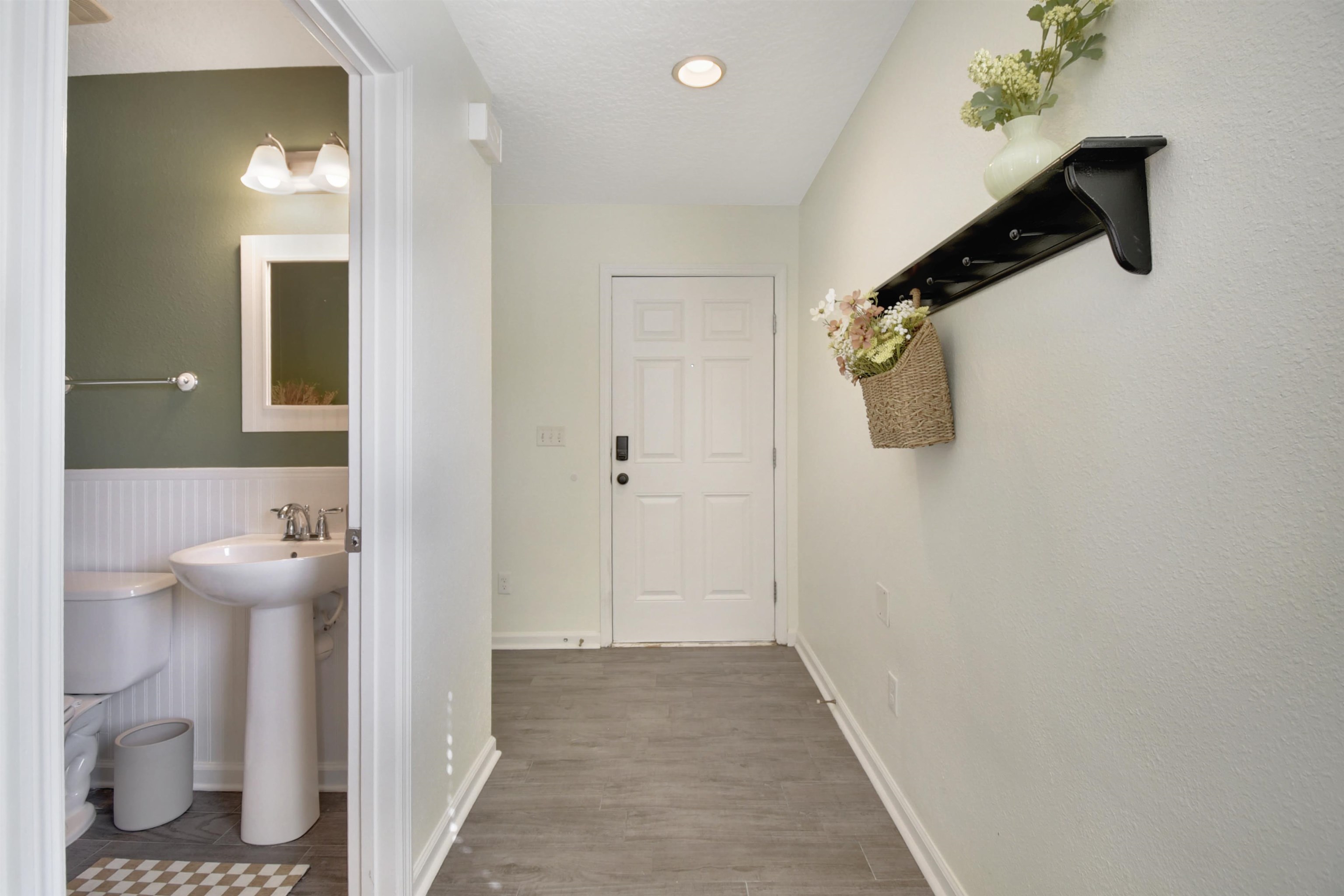 Image 7 of 36 For 323 Islander Circle