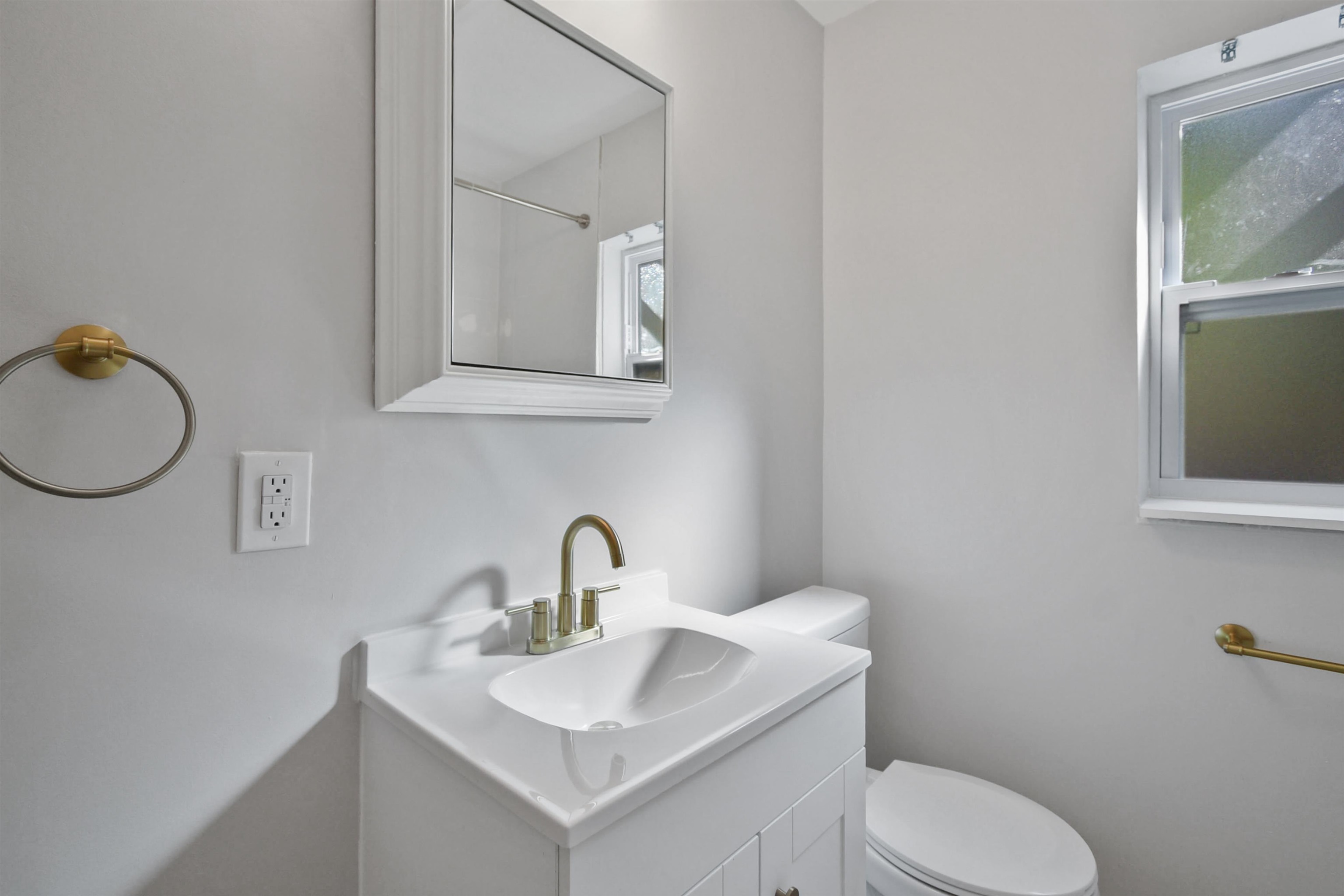 Image 10 of 32 For 2630 Beaverbrook Pl