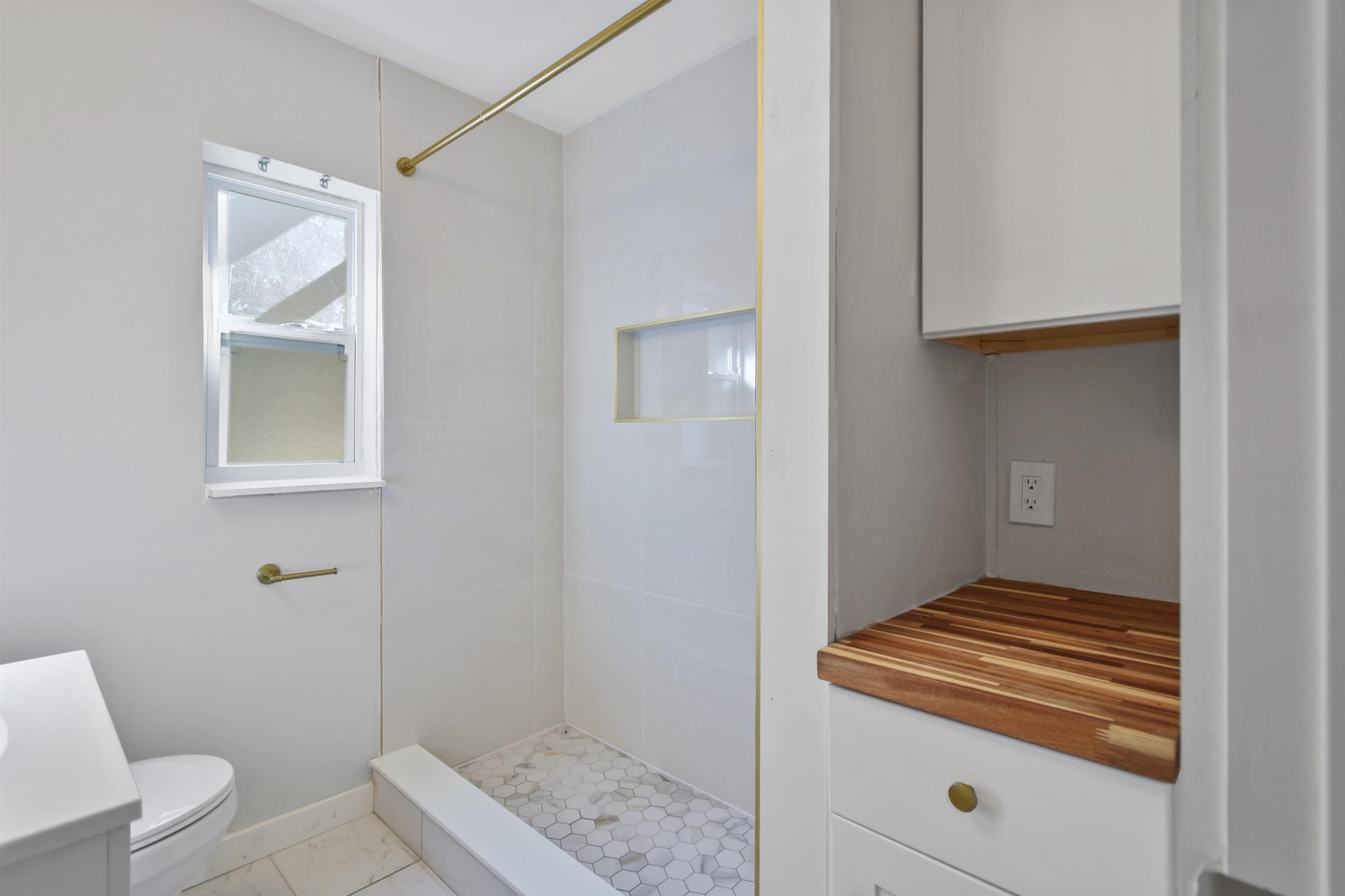 Image 11 of 32 For 2630 Beaverbrook Pl