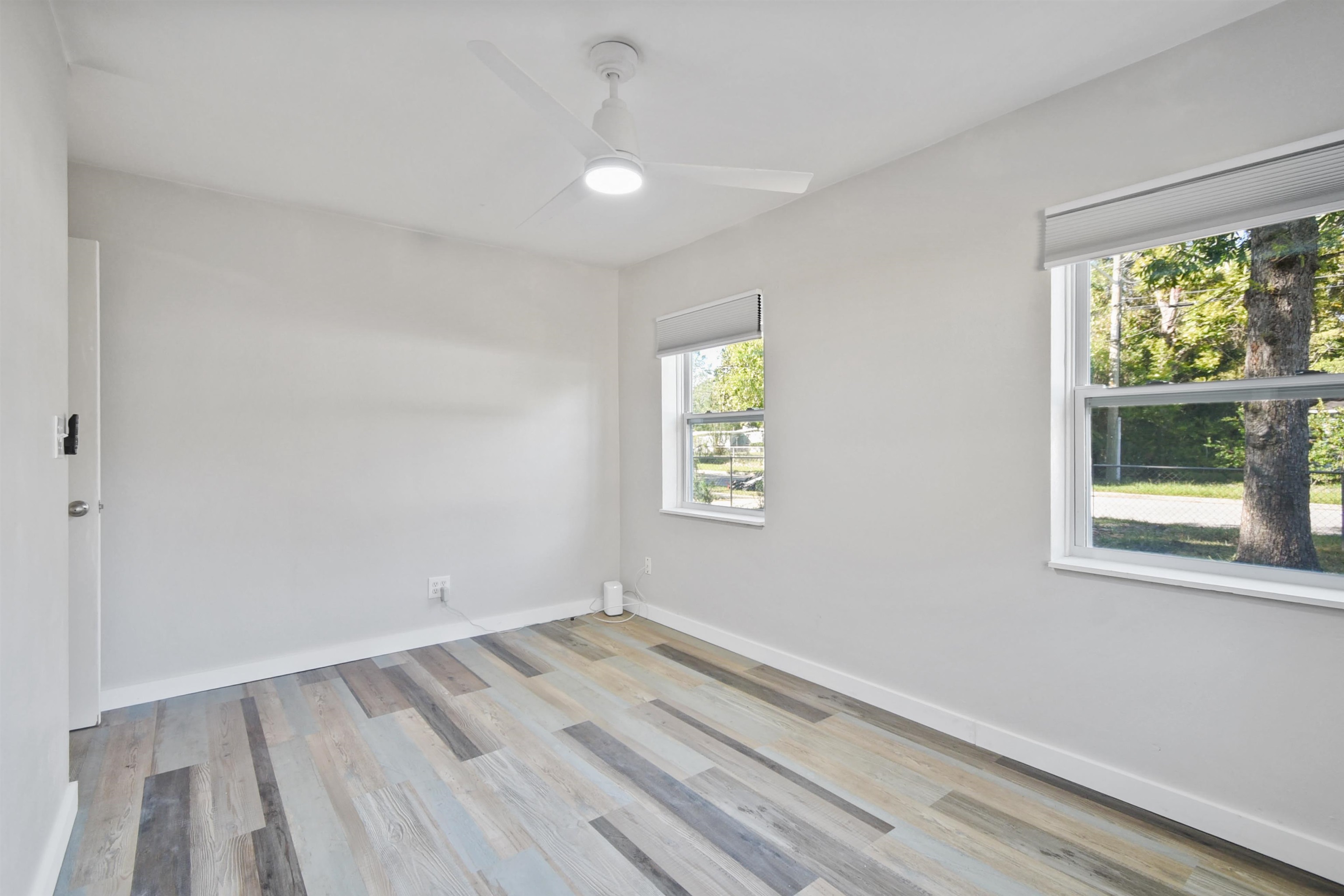 Image 14 of 32 For 2630 Beaverbrook Pl