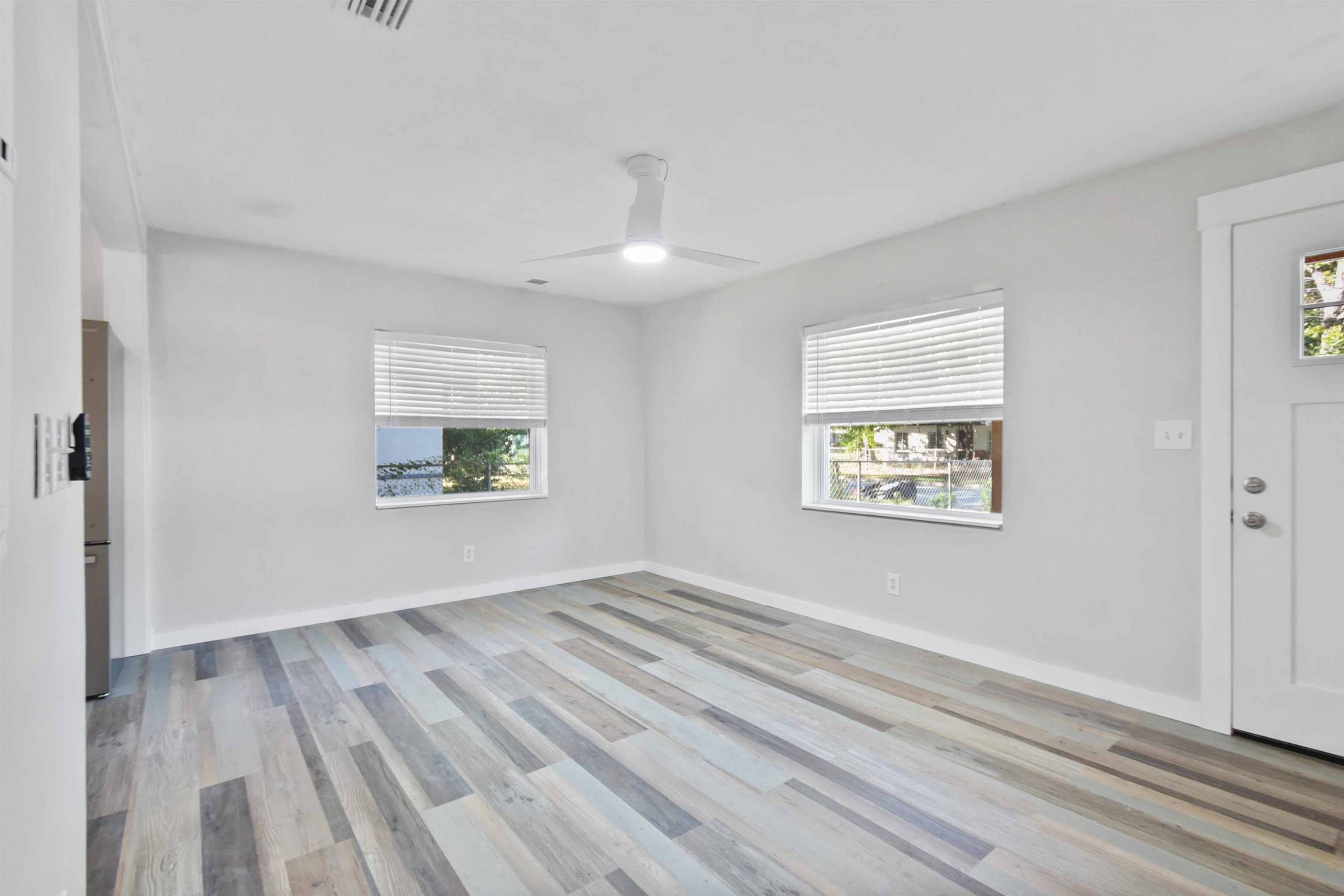 Image 3 of 32 For 2630 Beaverbrook Pl