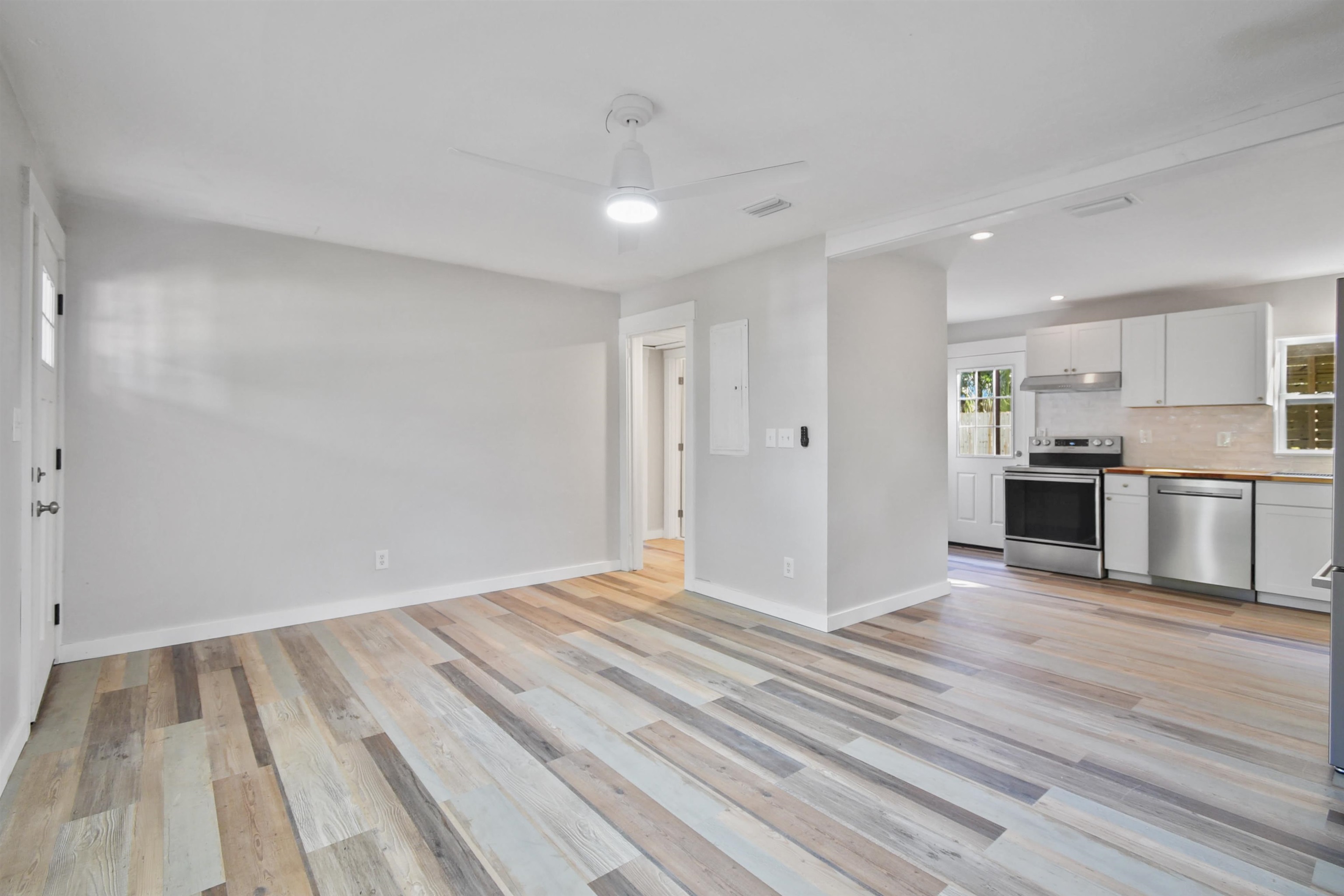 Image 4 of 32 For 2630 Beaverbrook Pl