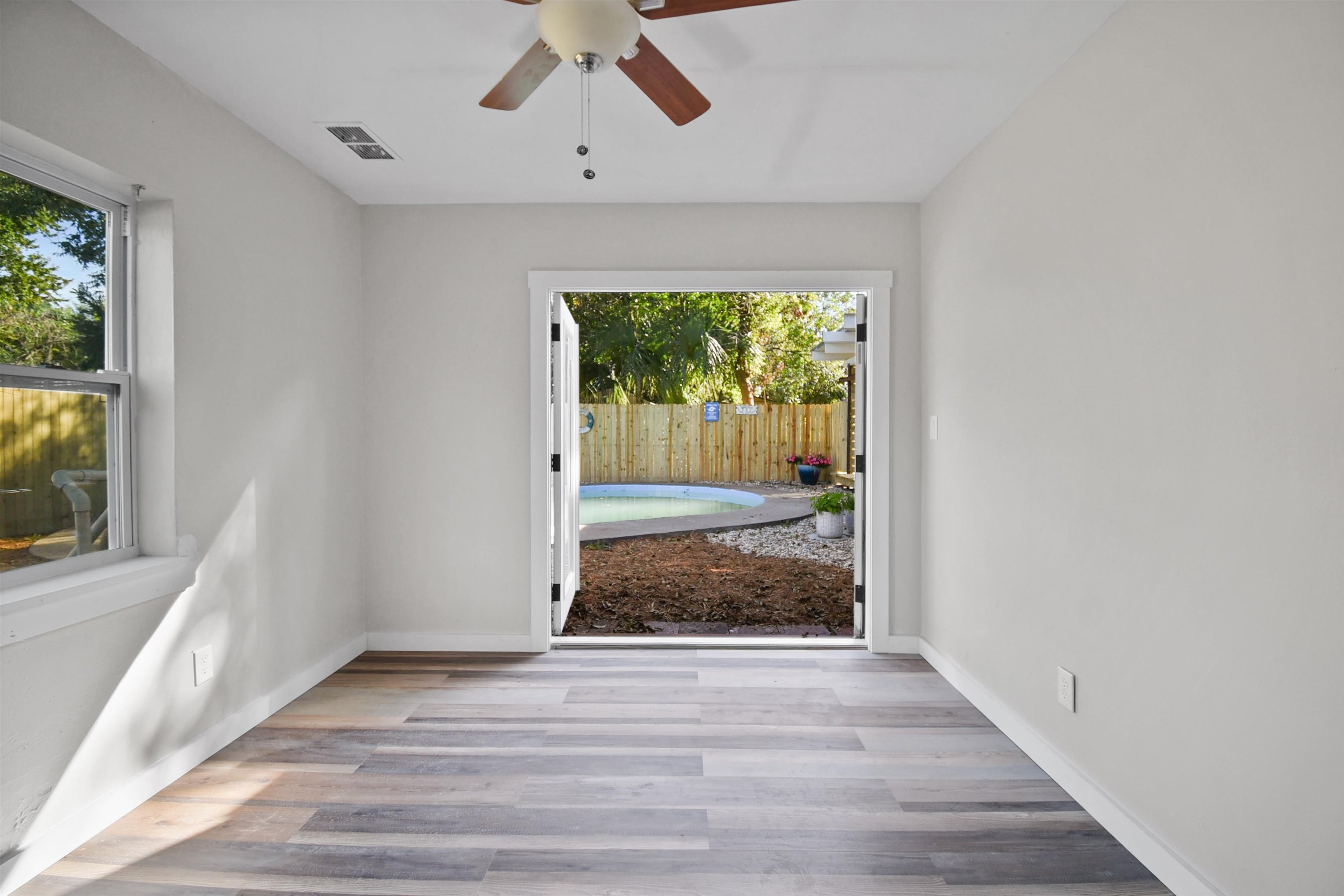 Image 7 of 32 For 2630 Beaverbrook Pl