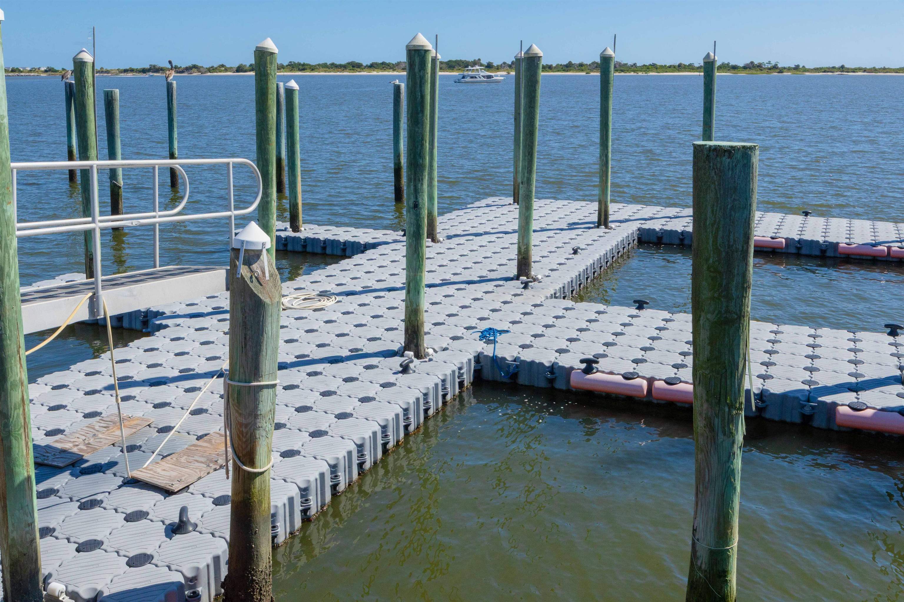 Image 15 of 45 For 124 Inlet Dr