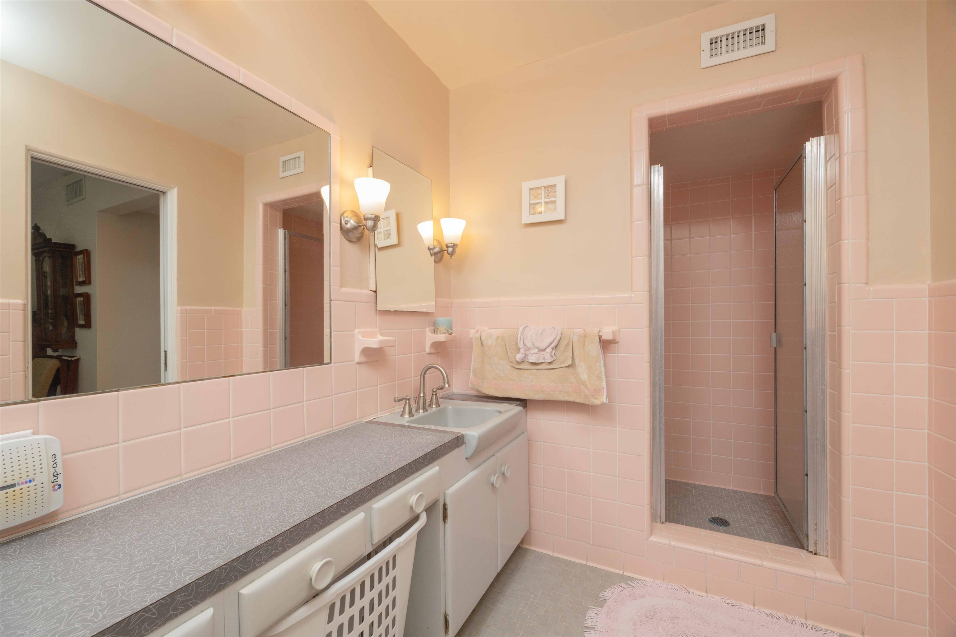 Image 37 of 45 For 124 Inlet Dr