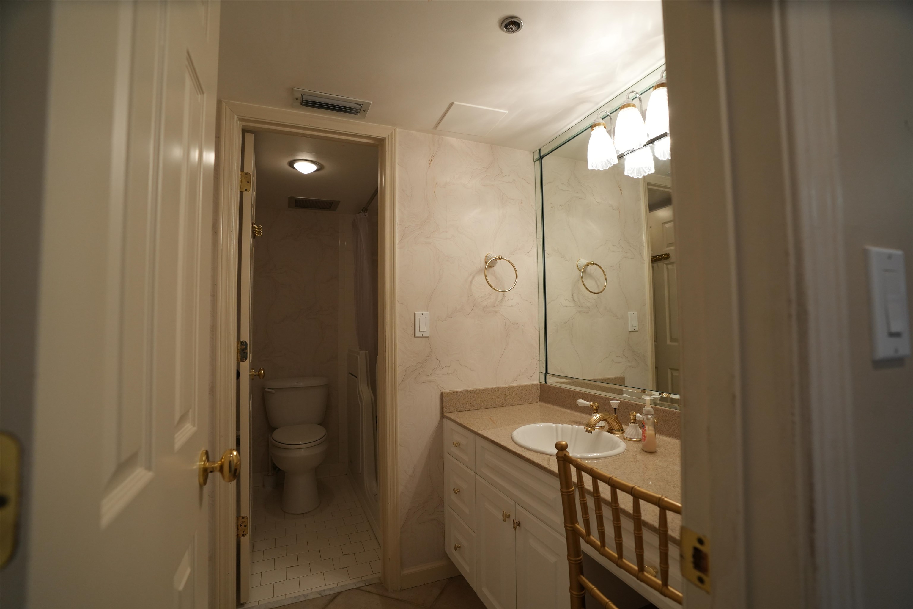 Image 19 of 57 For 505 Lancaster Street  3c