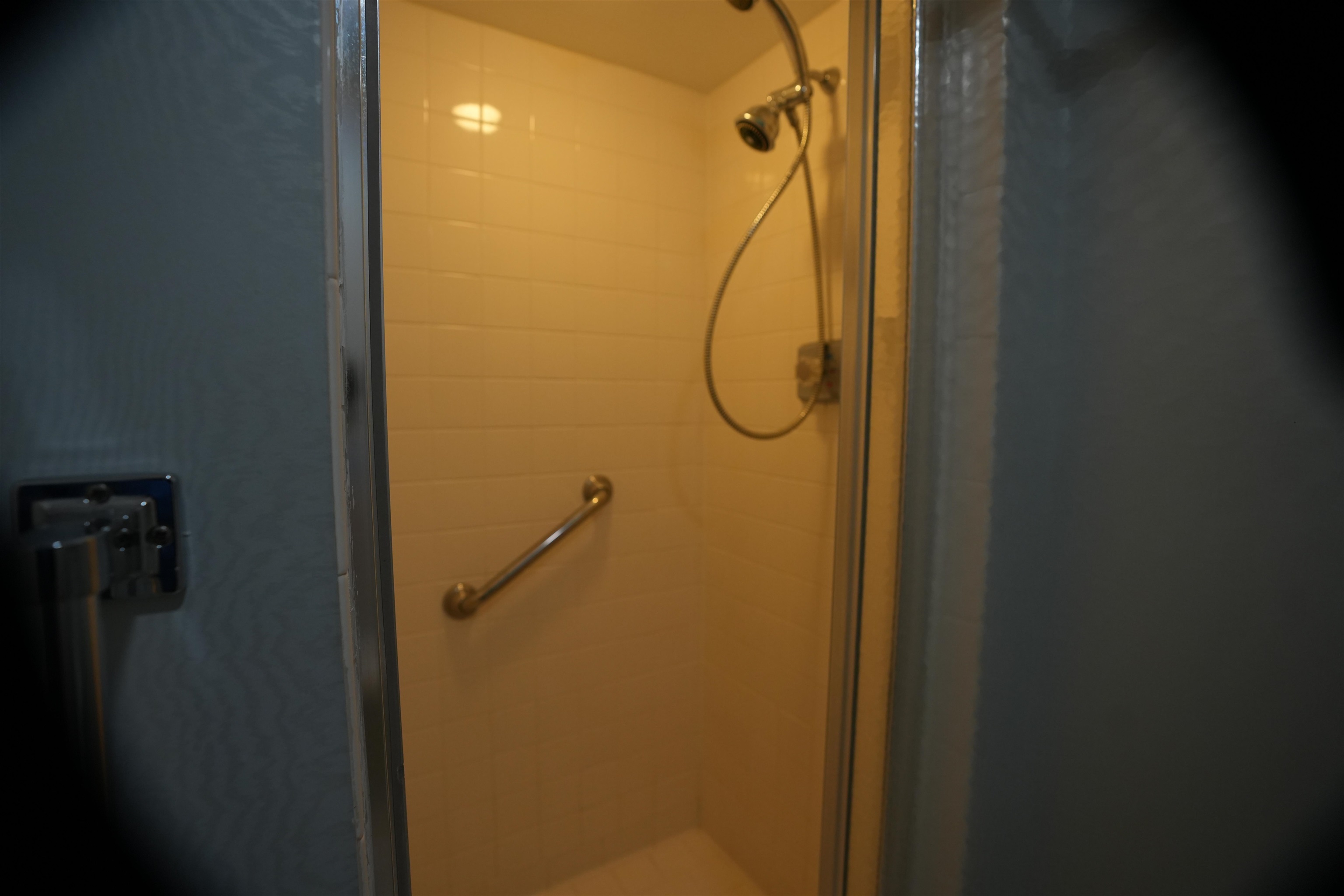 Image 9 of 57 For 505 Lancaster Street  3c