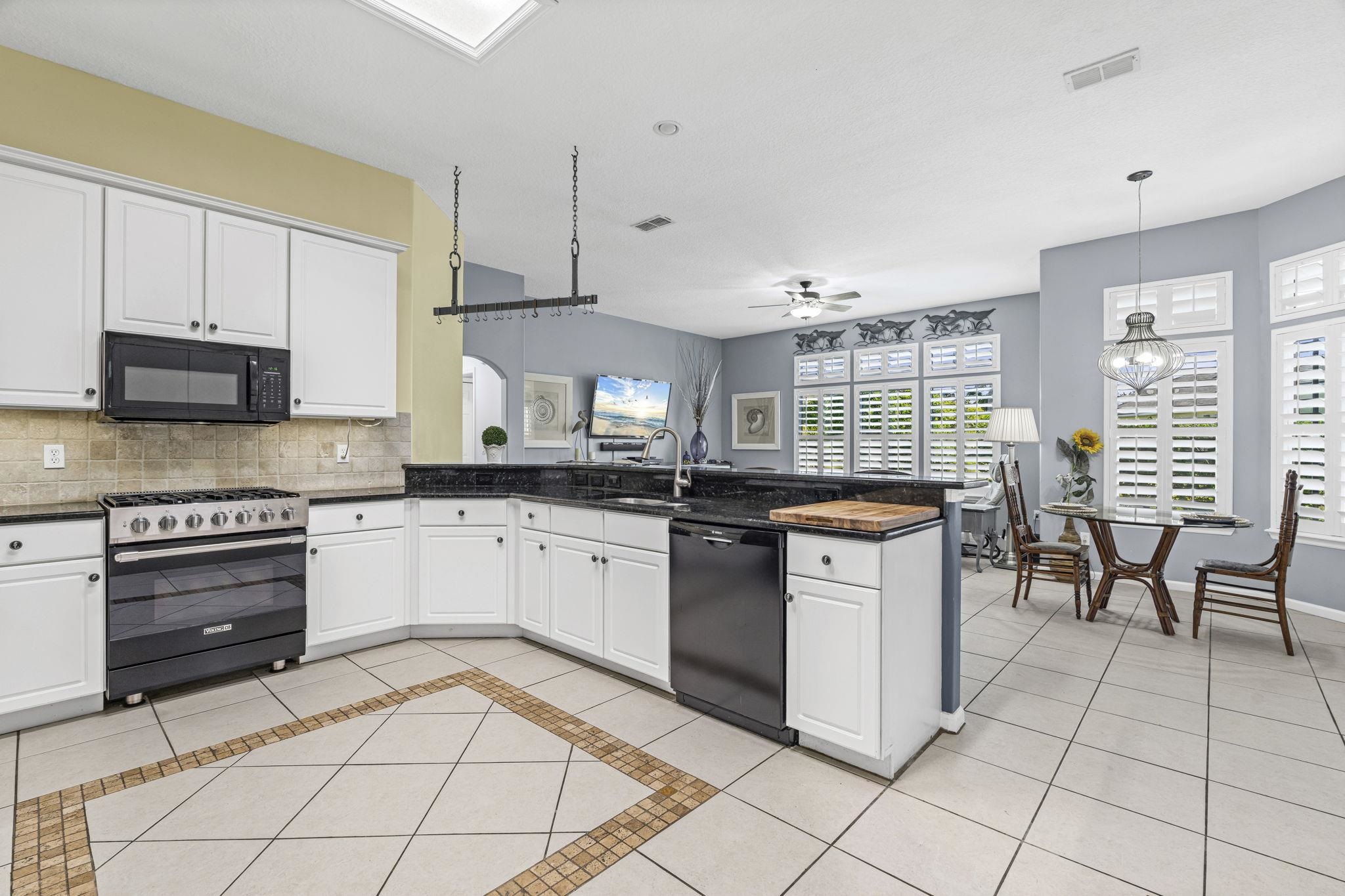 Image 14 of 61 For 304 Coconut Grove Court