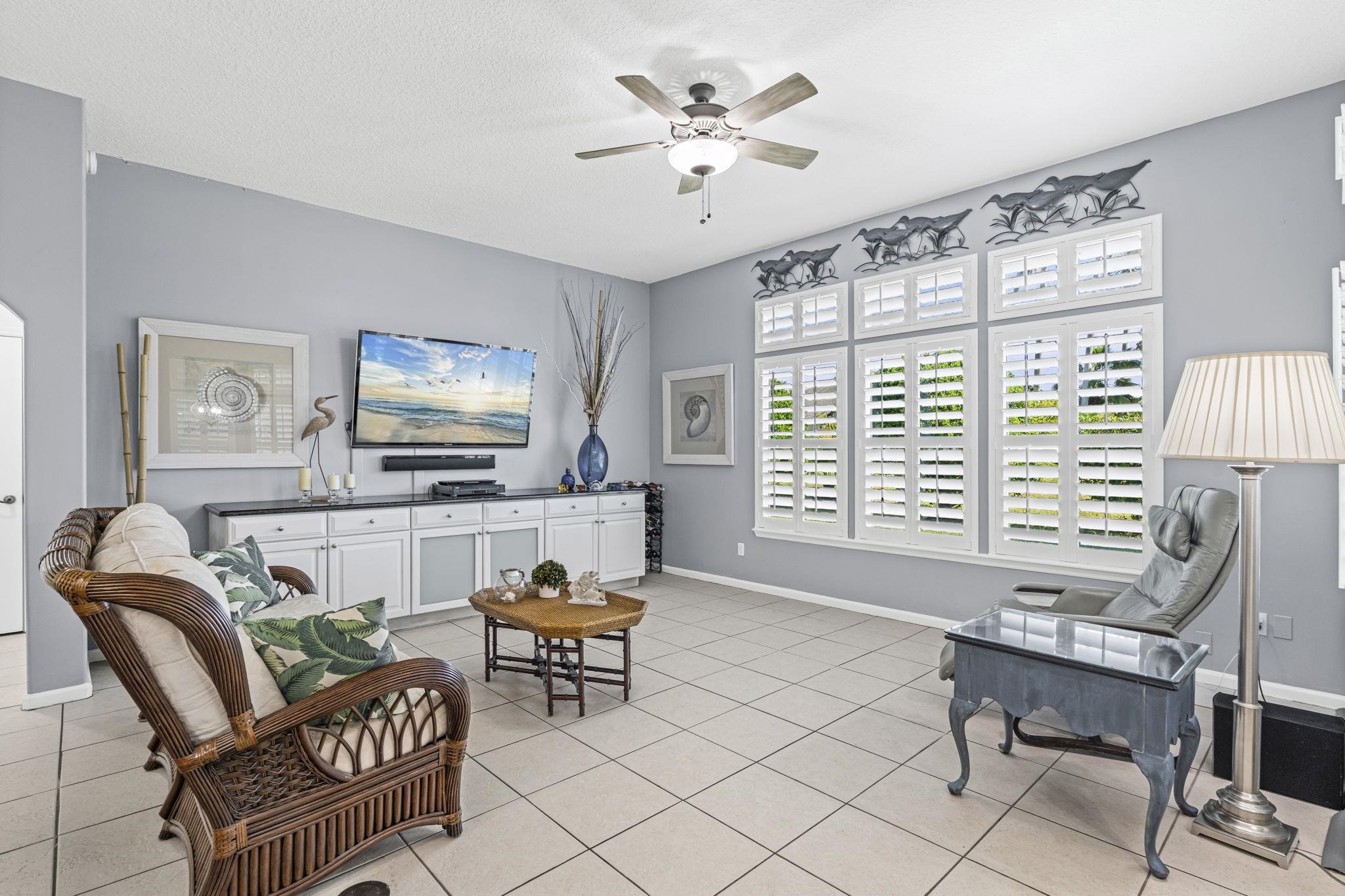 Image 23 of 61 For 304 Coconut Grove Court