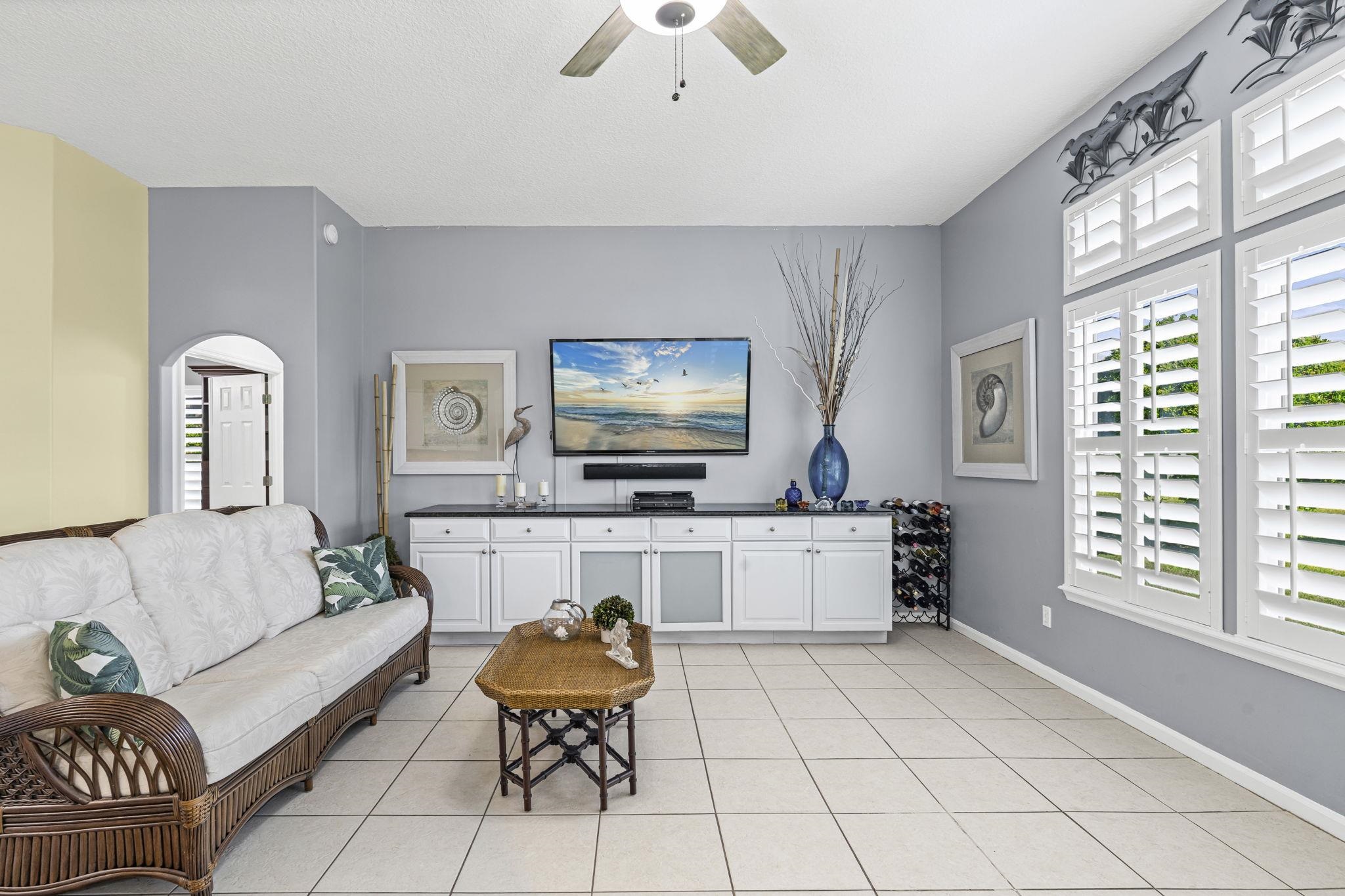 Image 24 of 61 For 304 Coconut Grove Court