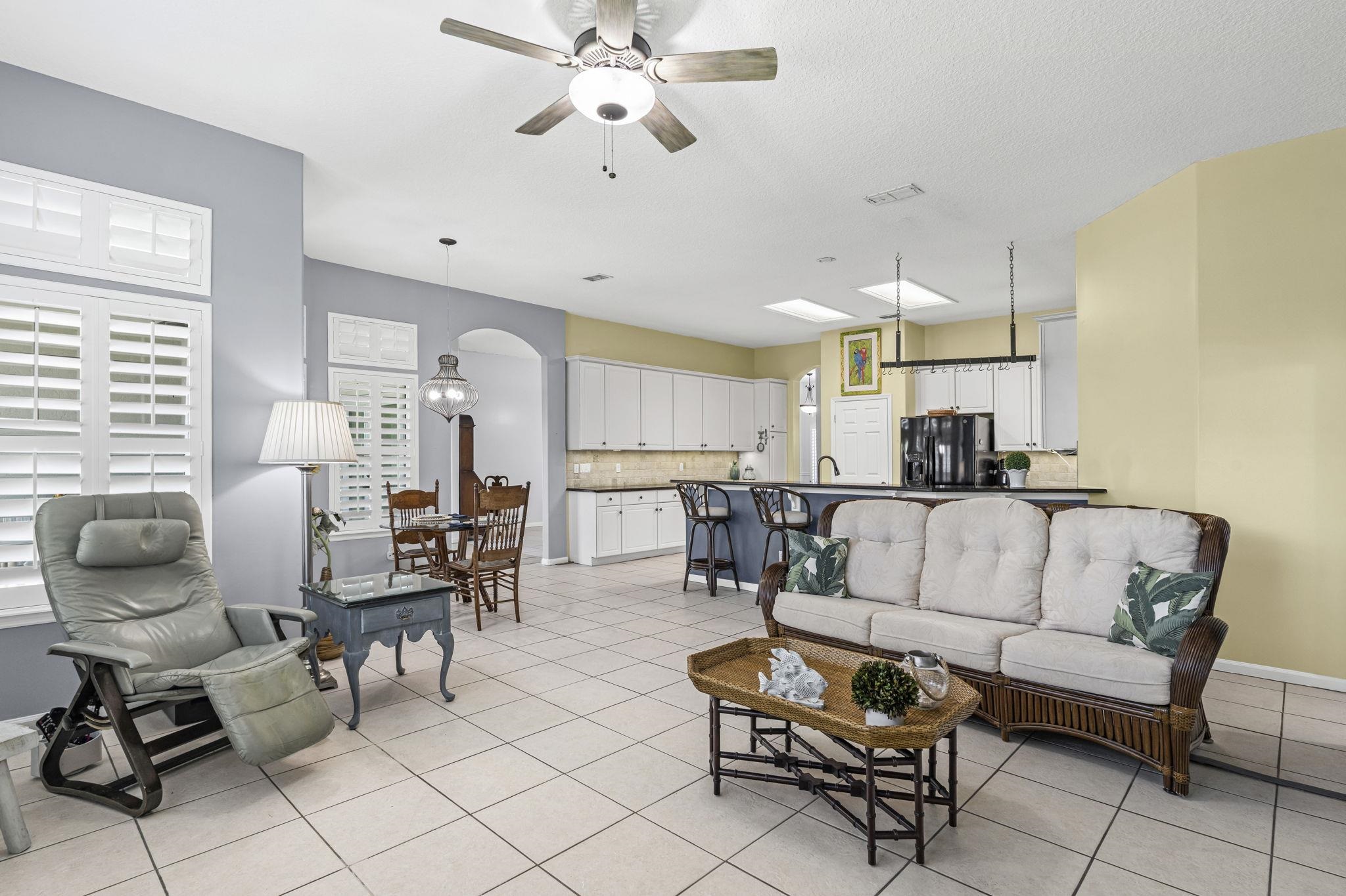 Image 25 of 61 For 304 Coconut Grove Court