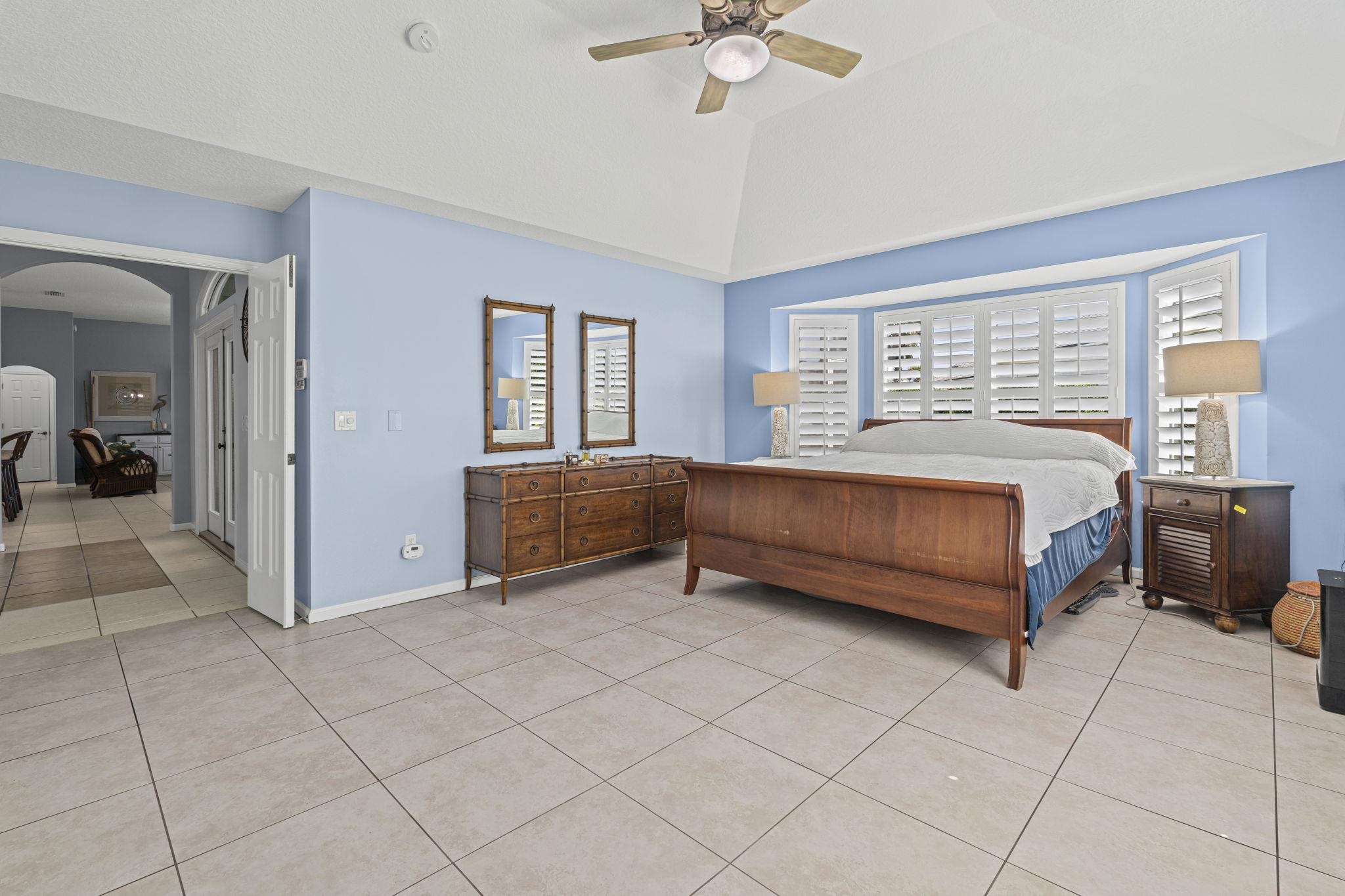 Image 27 of 61 For 304 Coconut Grove Court