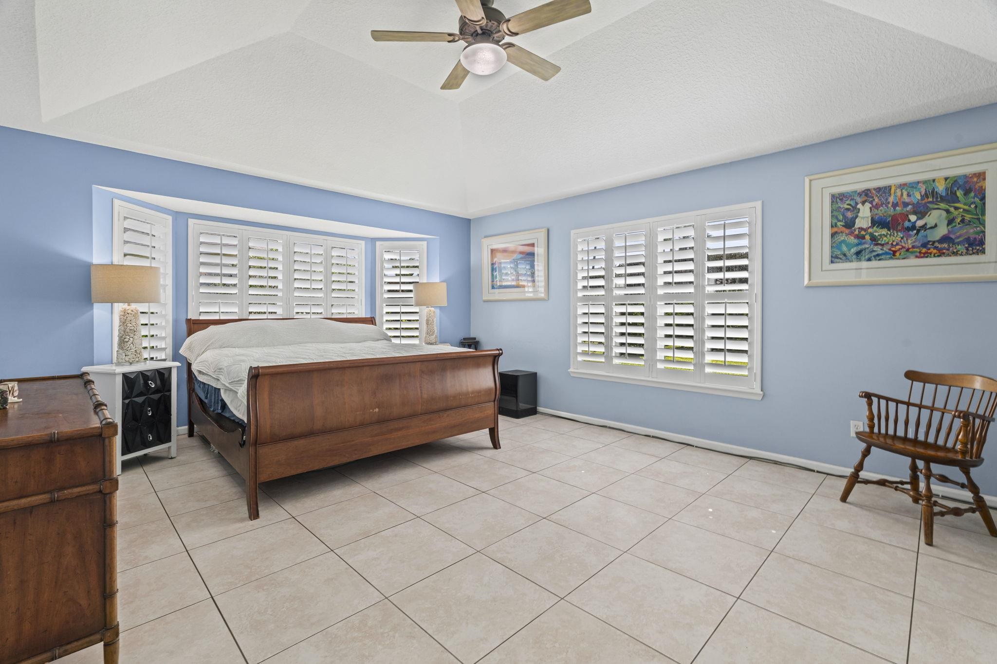 Image 29 of 61 For 304 Coconut Grove Court