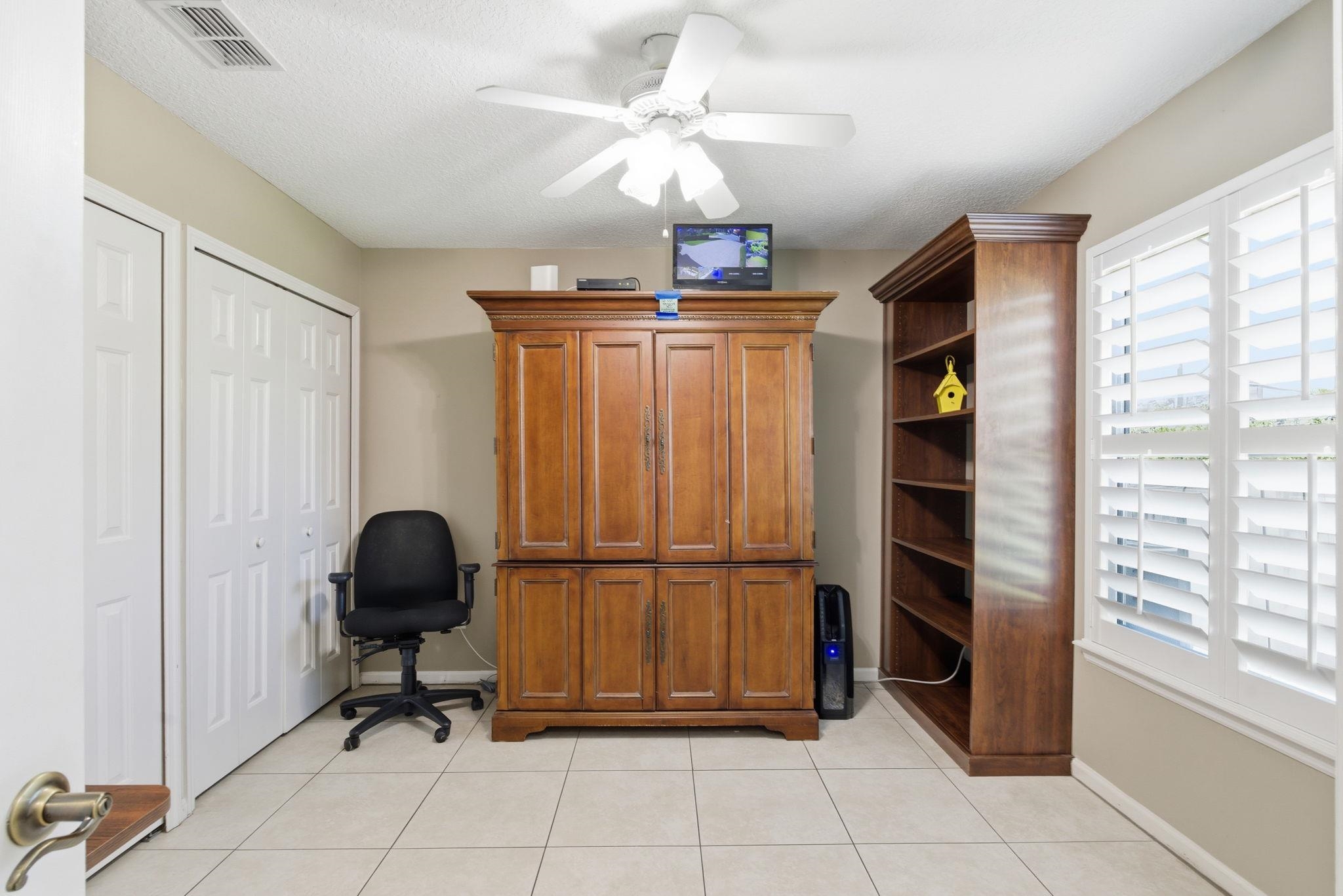 Image 36 of 61 For 304 Coconut Grove Court